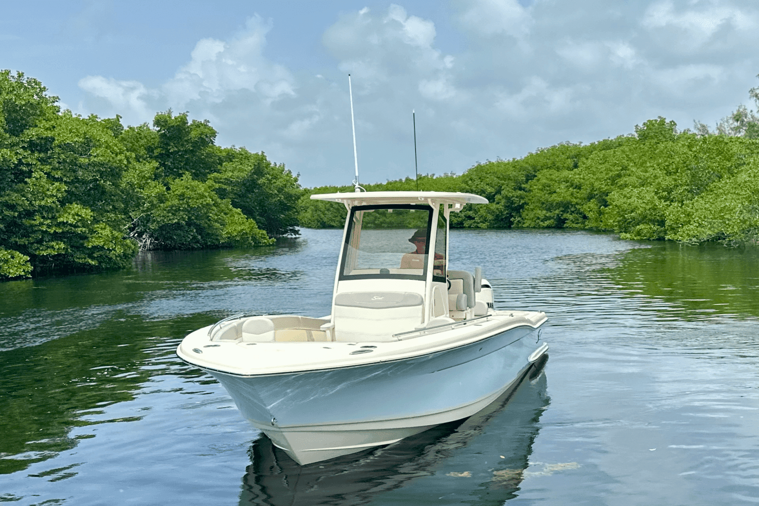2026 Scout Boats 240 XSF for Sale in Key Largo, FL Center Console 3