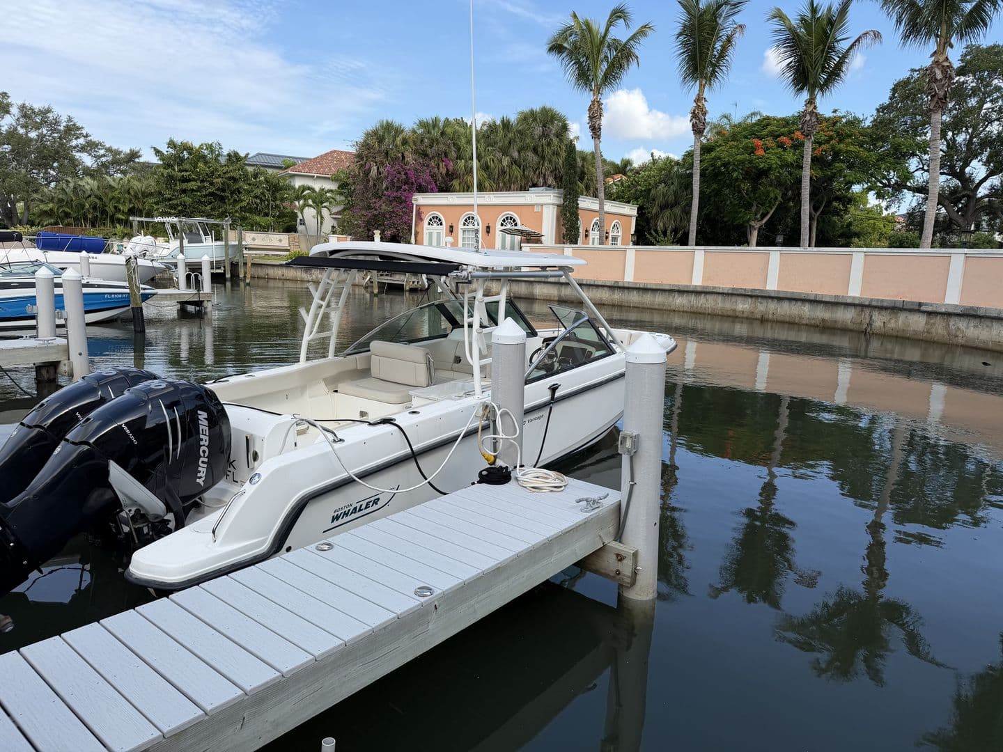 2016 Boston Whaler 270 Vantage for Sale in St Petersburg, FL Dual Console 2