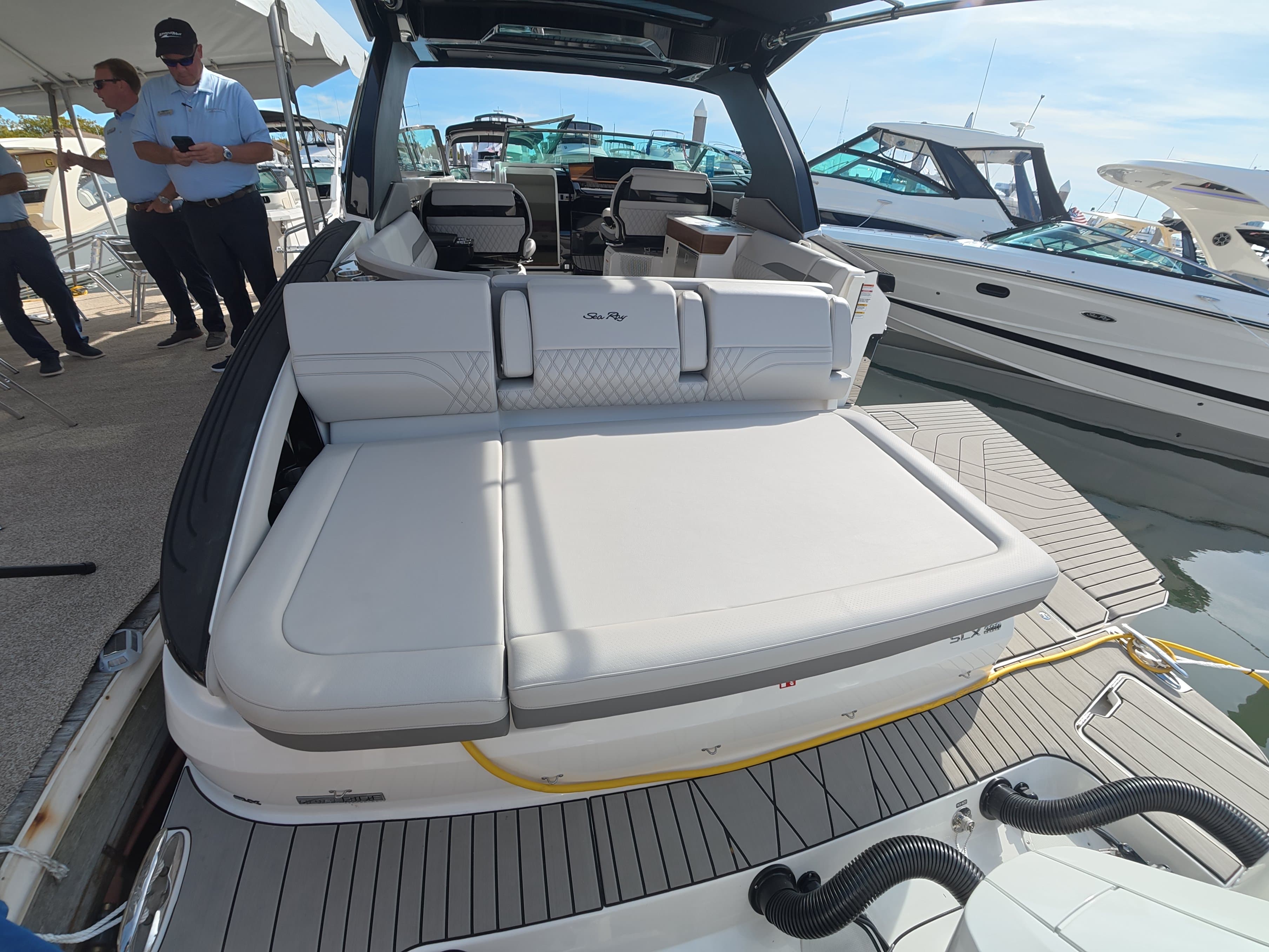 2027 Sea Ray SLX 360 Outboard for Sale in Somers Point, New Jersey Bowrider 5