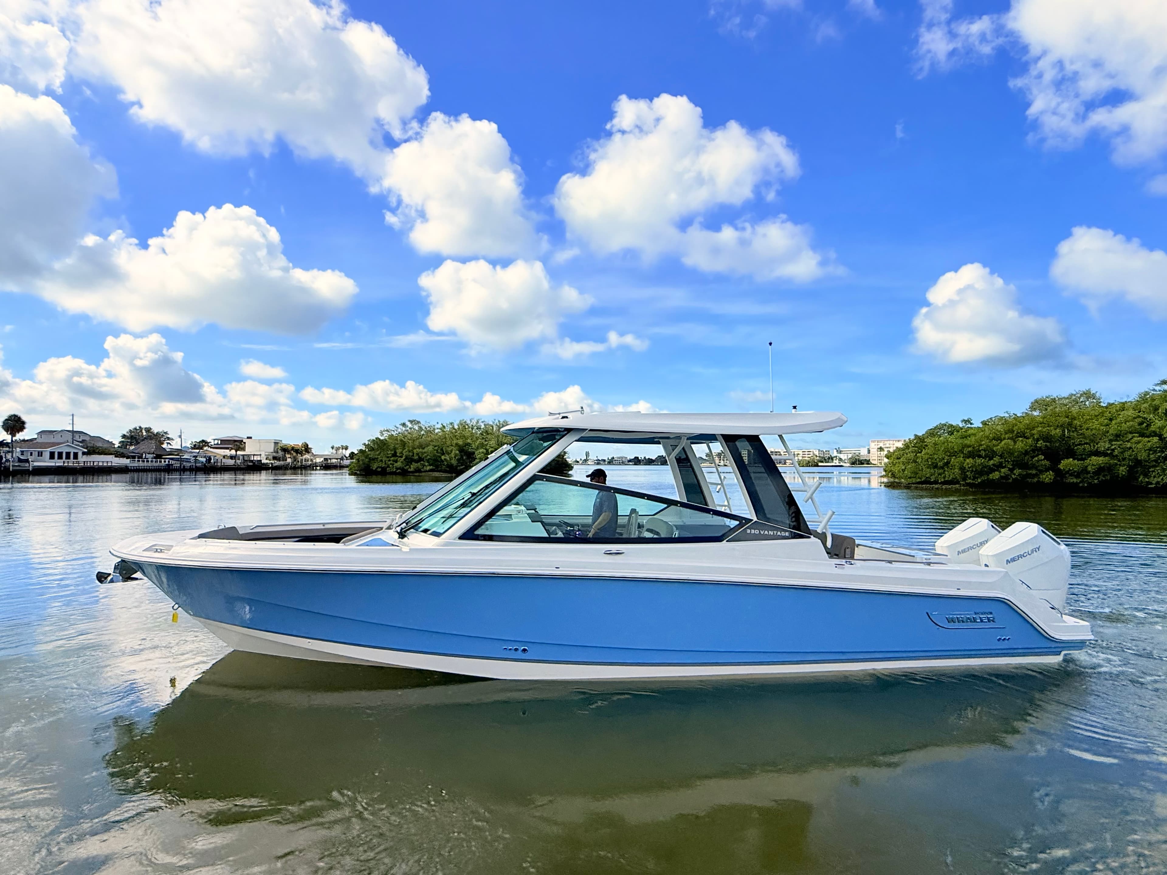 2027 Boston Whaler 330 Vantage for Sale in St Petersburg, FL Dual Console 2
