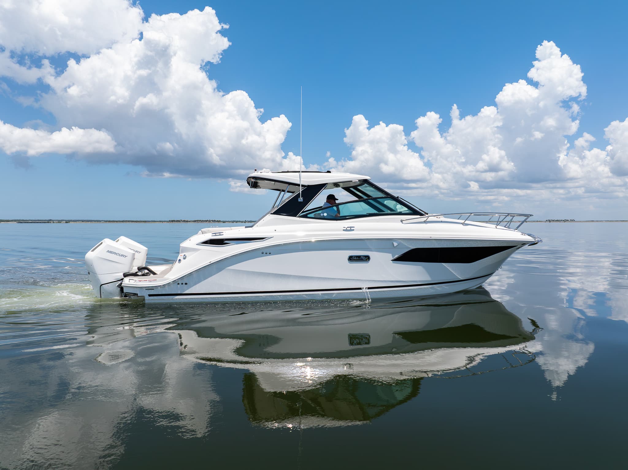 2027 Sea Ray Sundancer 320 Outboard for Sale in Clearwater, Florida Express Cruiser
