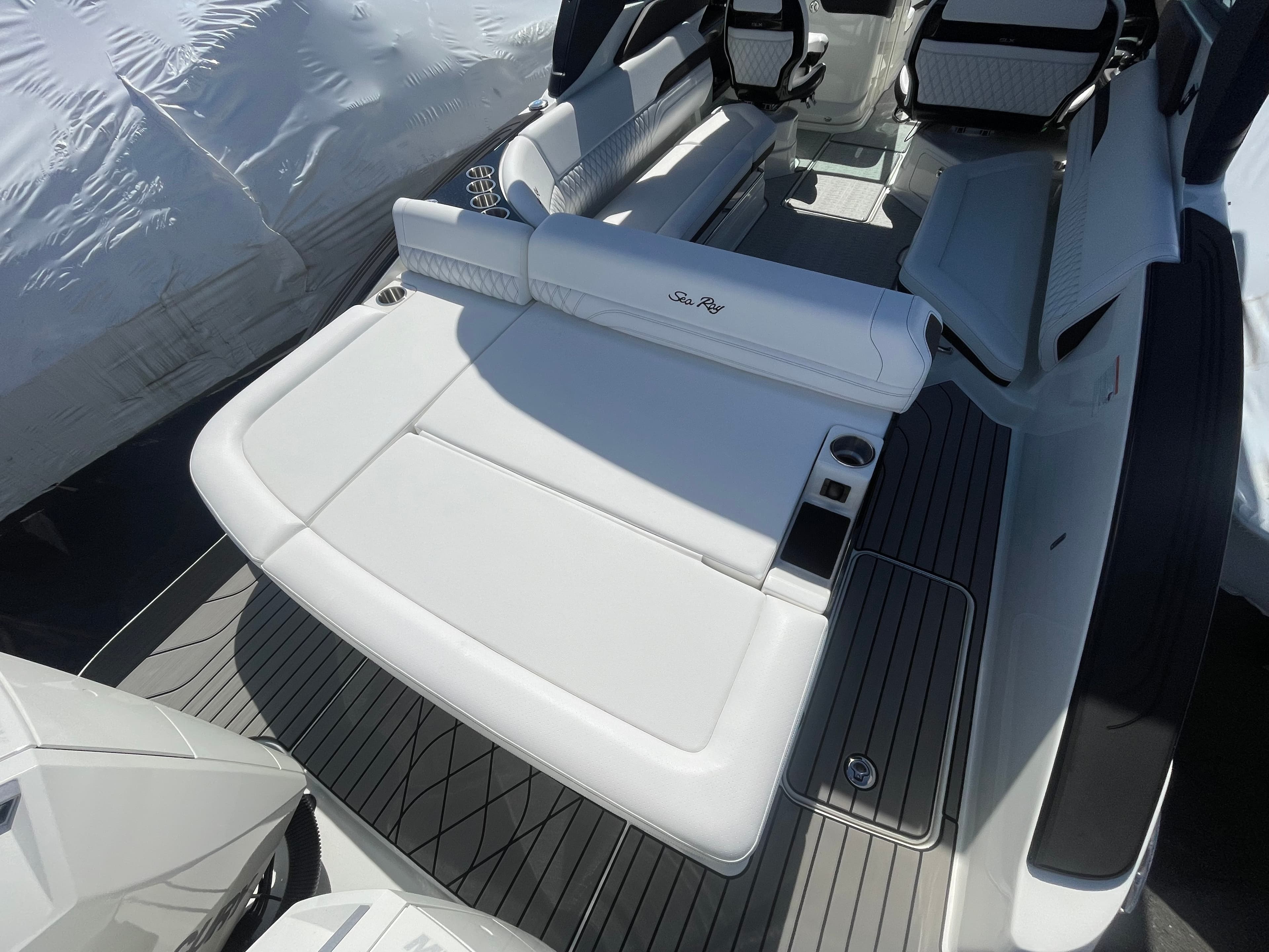 2026 Sea Ray SLX 280 Outboard for Sale in Danvers, Massachusetts Bowrider 2