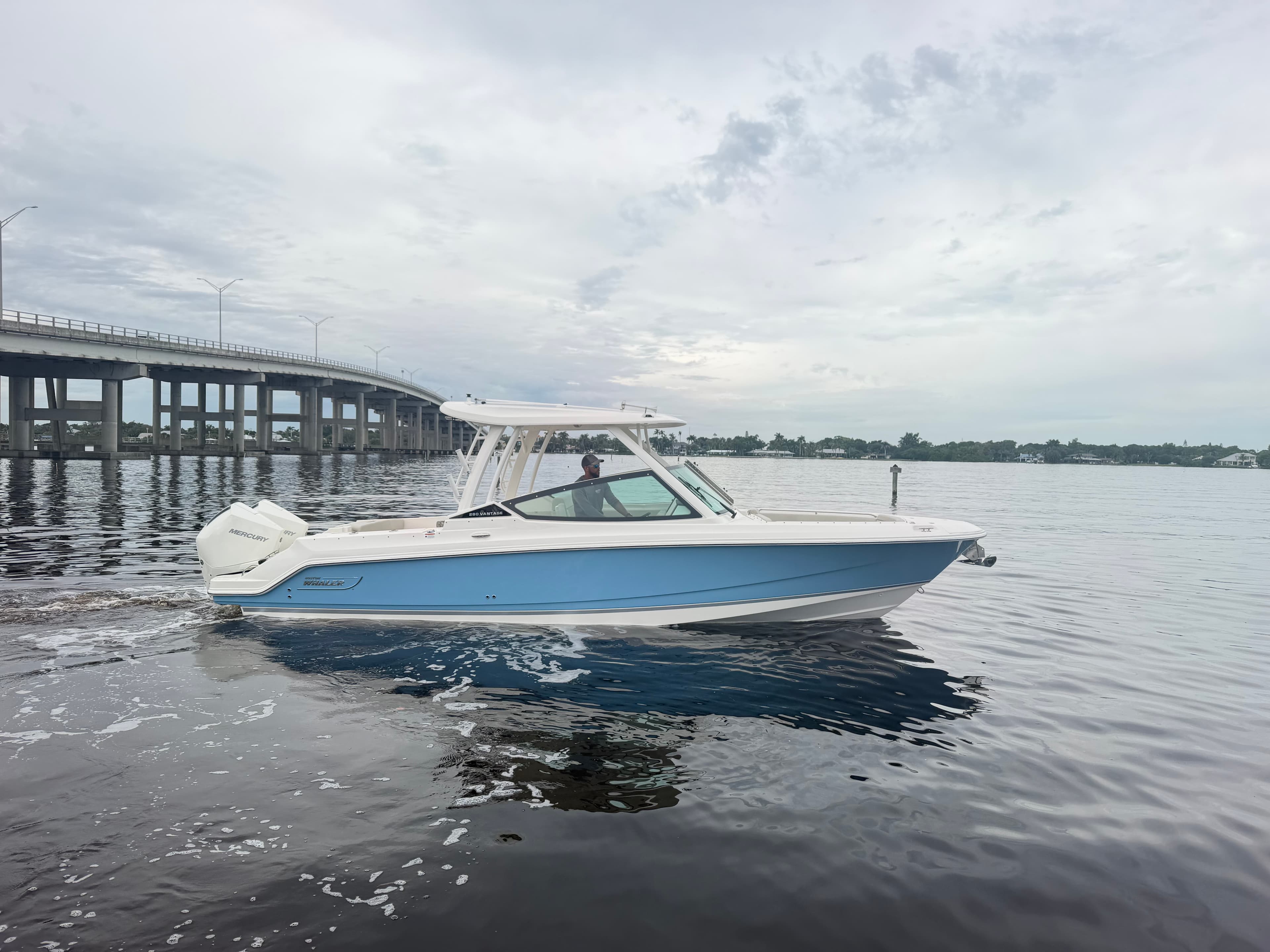 2027 Boston Whaler 280 Vantage for Sale in Stuart, Florida Dual Console