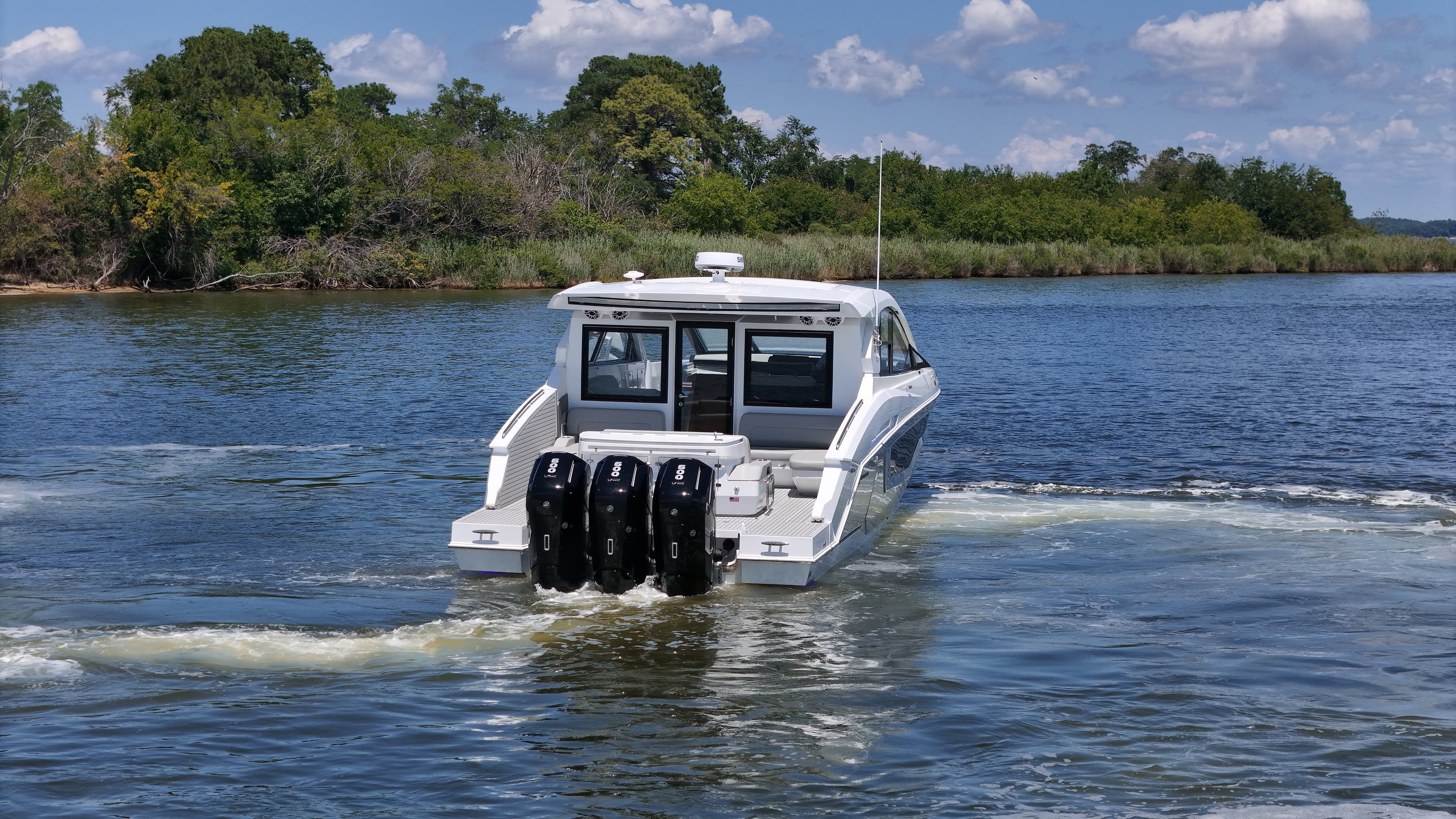 2026 Cruisers Yachts 50 GLS for Sale in Grasonville, MD Day Boats 3