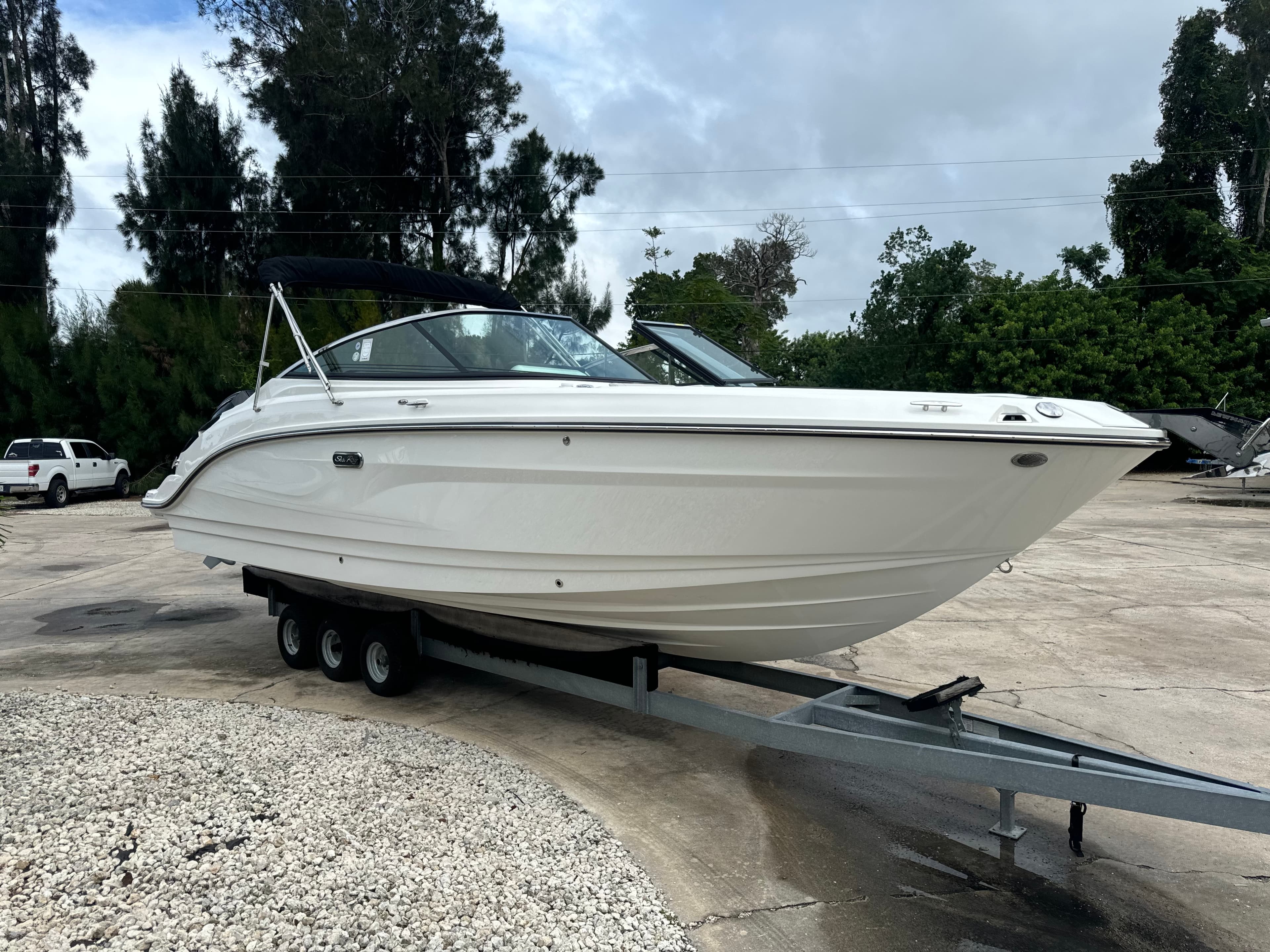 2026 Sea Ray SLX 260 Outboard for Sale in Cocoa, Florida Bowrider 4