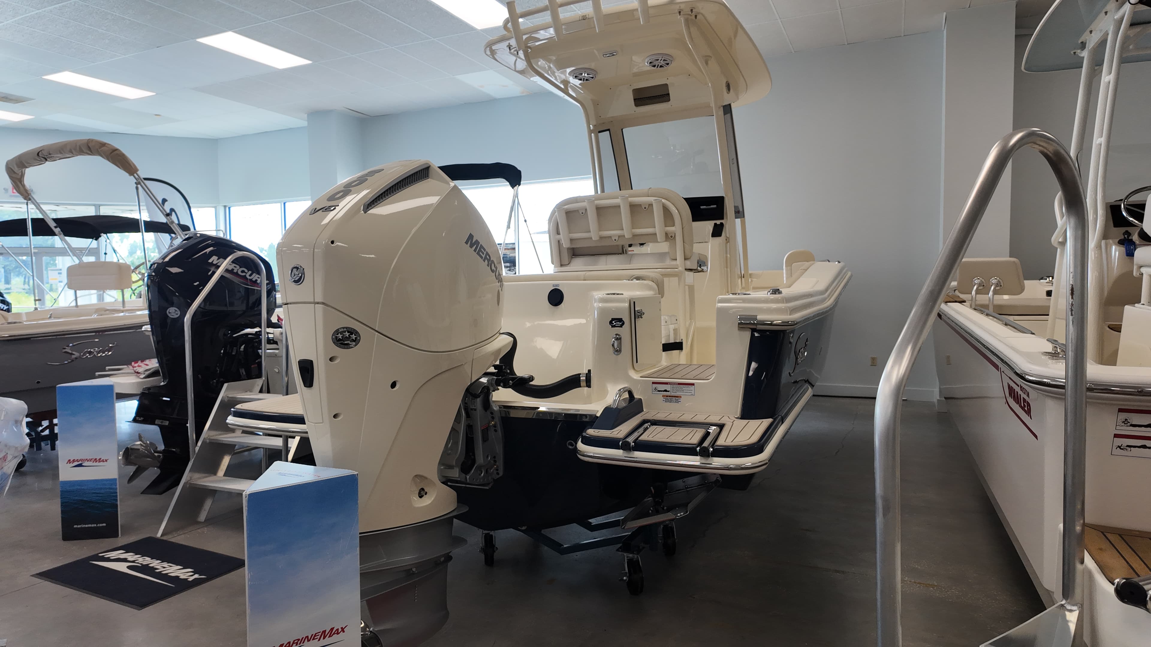 2027 Scout Boats 220 XSF for Sale in Thunderbolt, GA Center Console 3