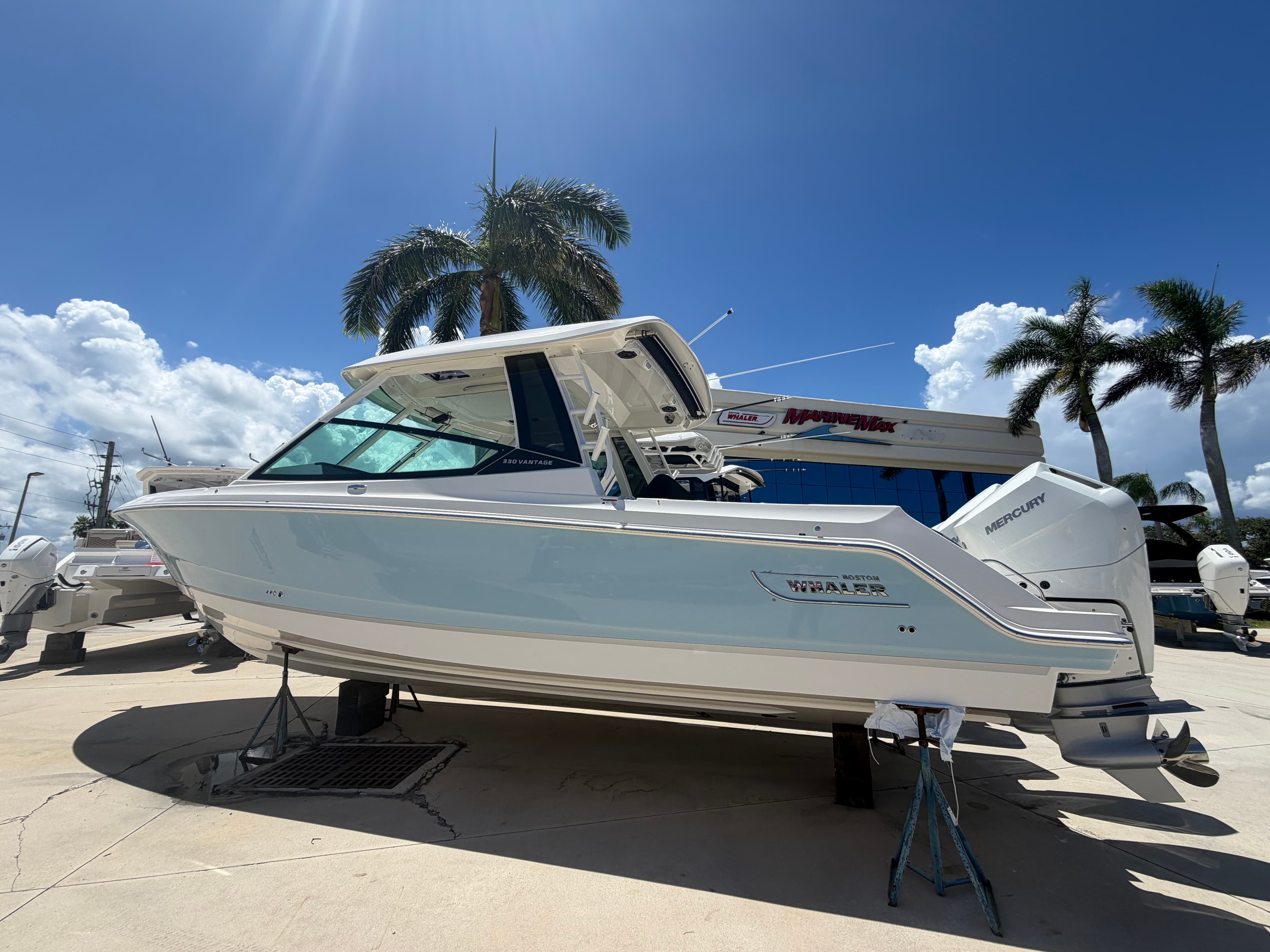 2027 Boston Whaler 330 Vantage for Sale in Stuart, Florida Dual Console