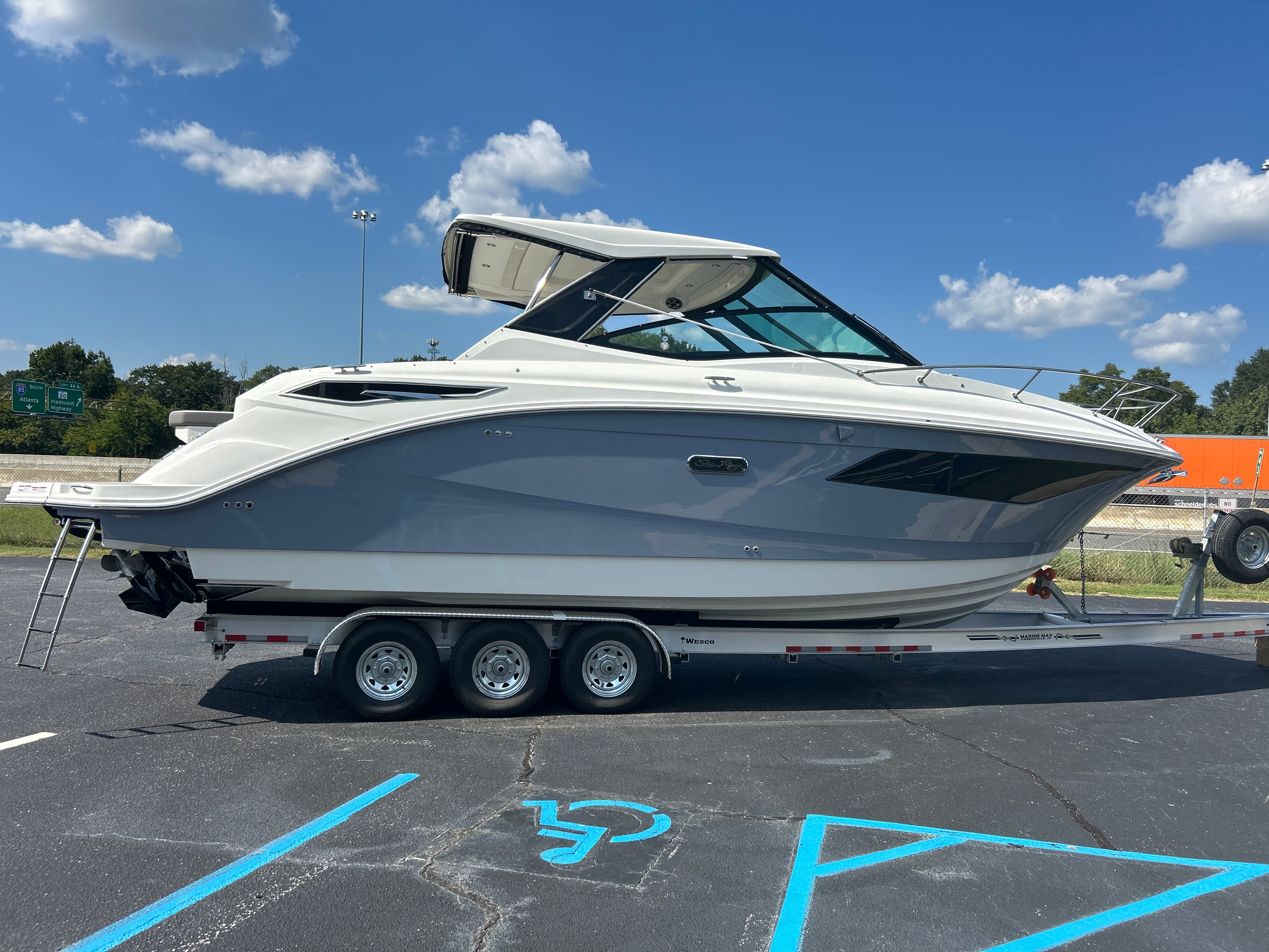 2027 Sea Ray Sundancer 320 for Sale in Greenville, SC Express Cruiser 4