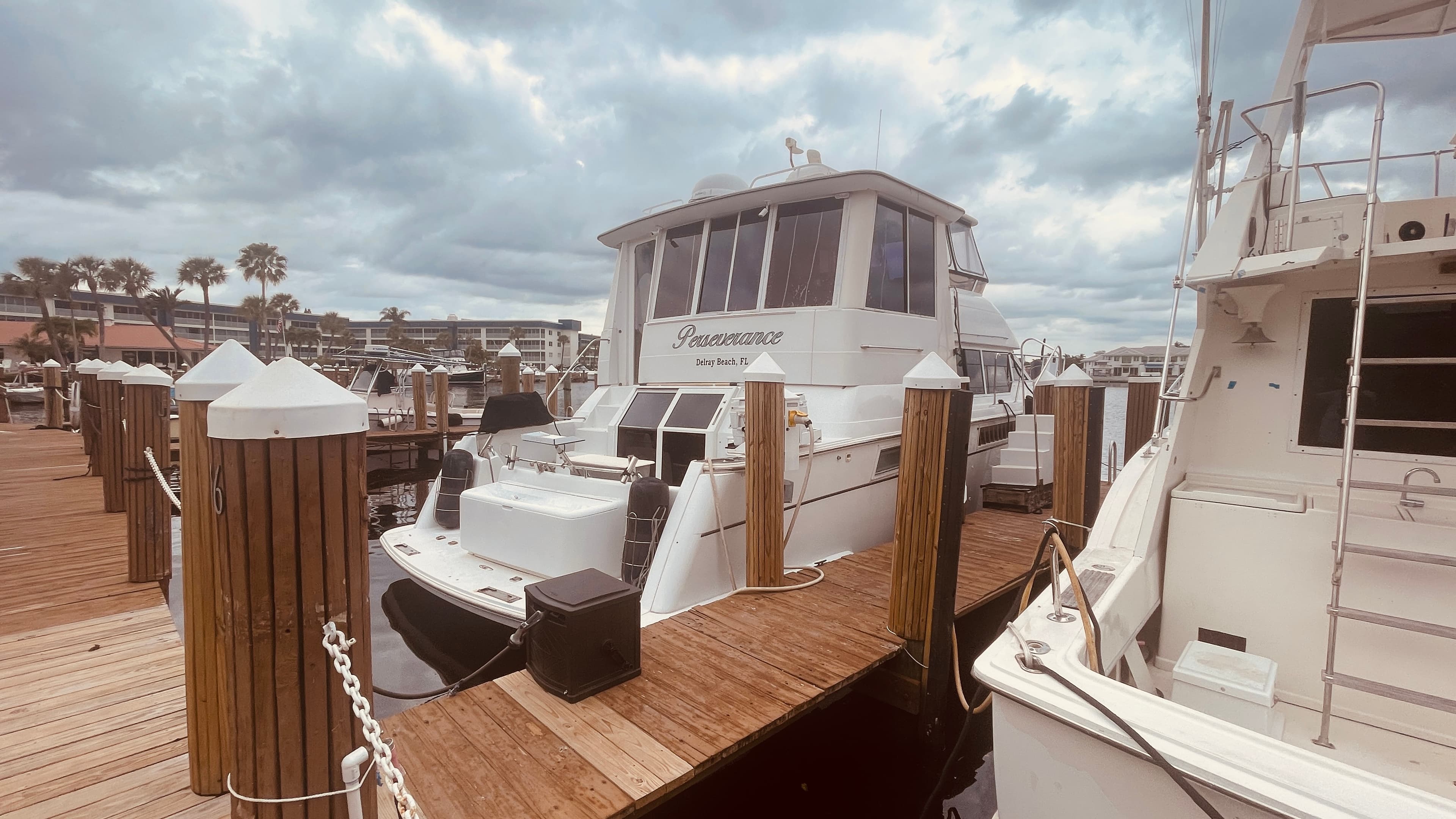 1997 Carver 500 Cockpit MY for Sale in Delray Beach, FL Aft Cabin 3
