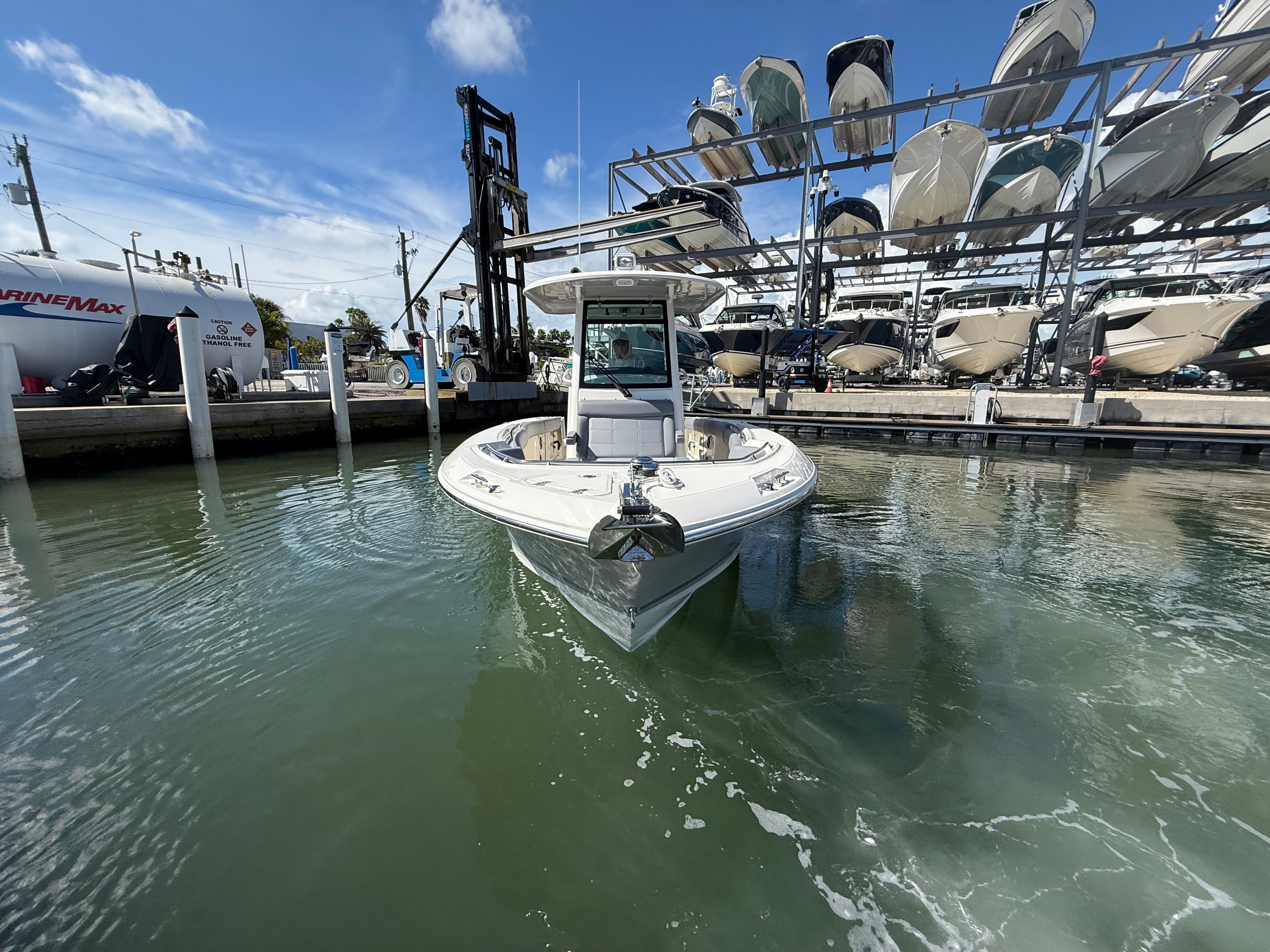 2027 Boston Whaler 250 Outrage for Sale in Sarasota, FL Center Console 2