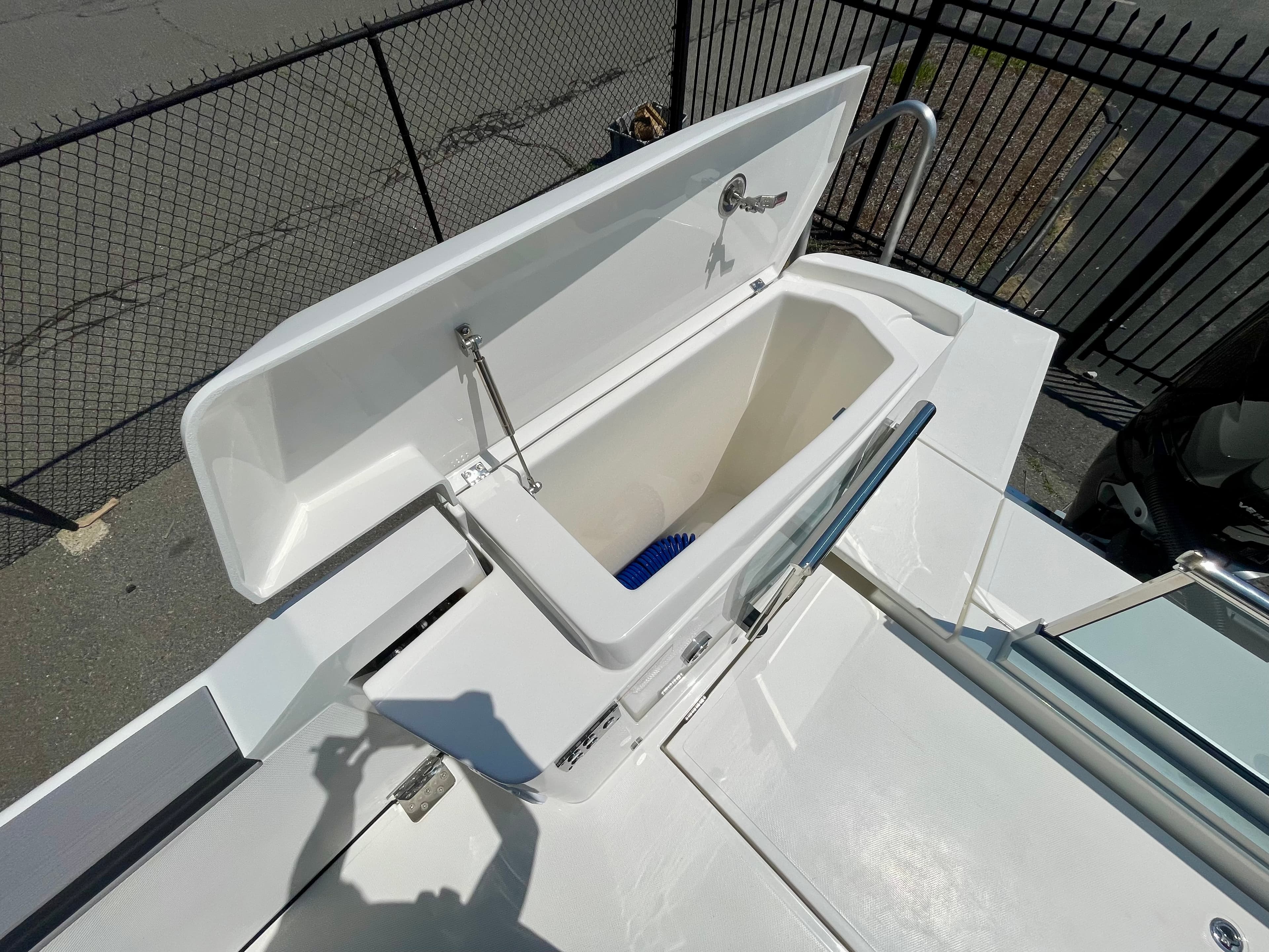 2027 Saxdor 400 GTC for Sale in Danvers, Massachusetts Motor Yacht 4