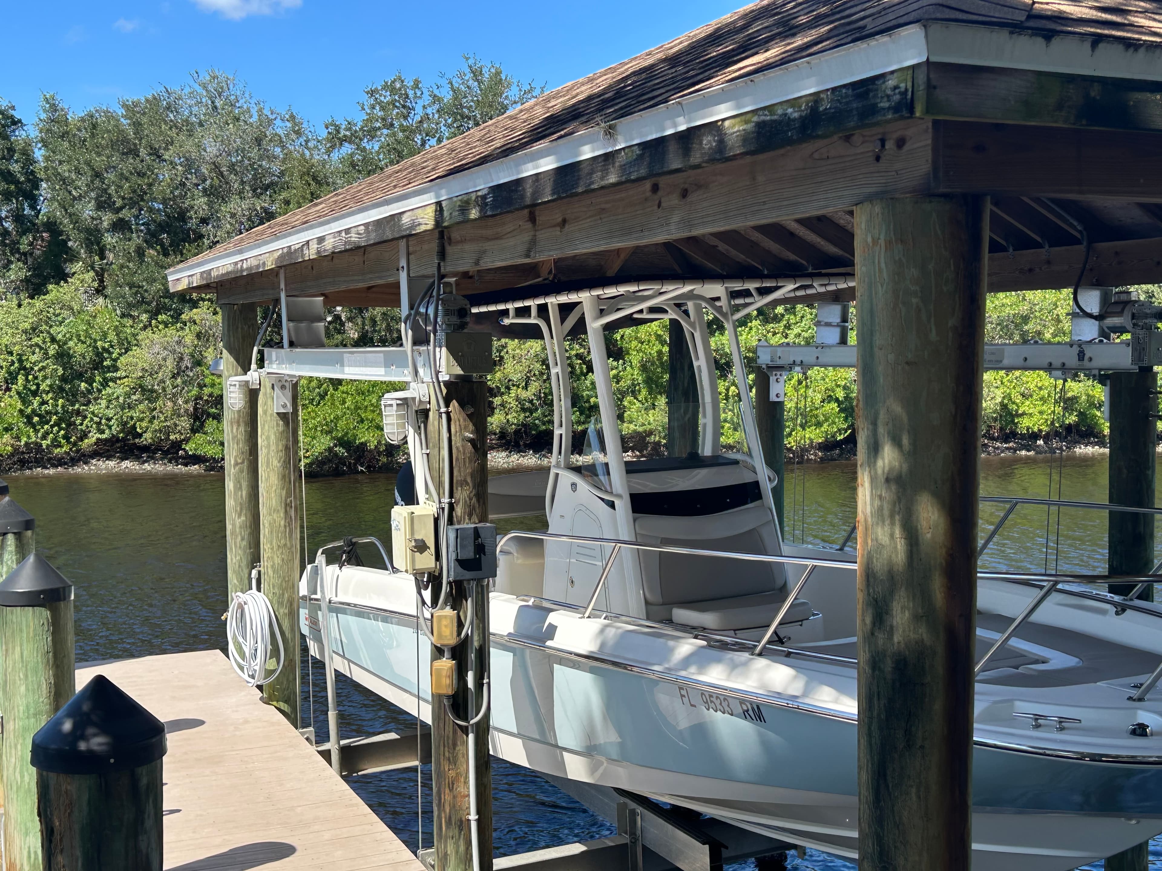 2018 Boston Whaler 240 Dauntless for Sale in Clearwater, Florida Bay Boats