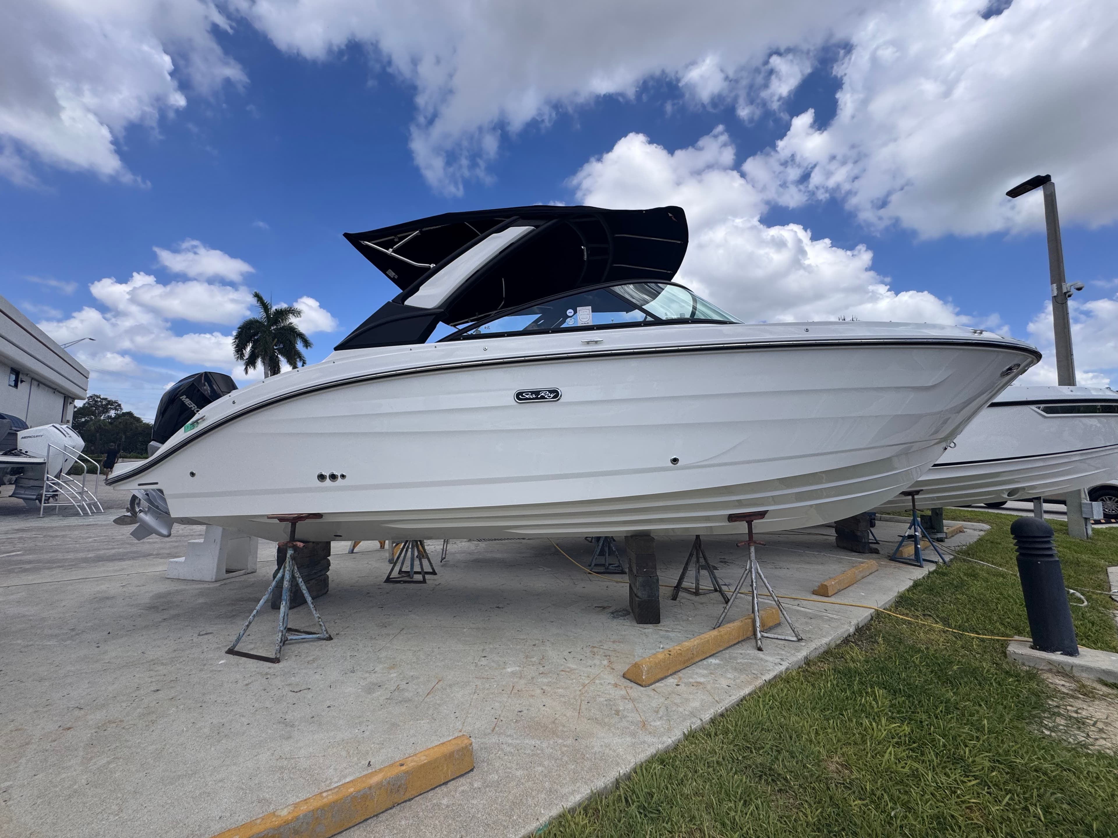 2027 Sea Ray SDX 250 Outboard for Sale in Pompano Beach, Florida Bowrider