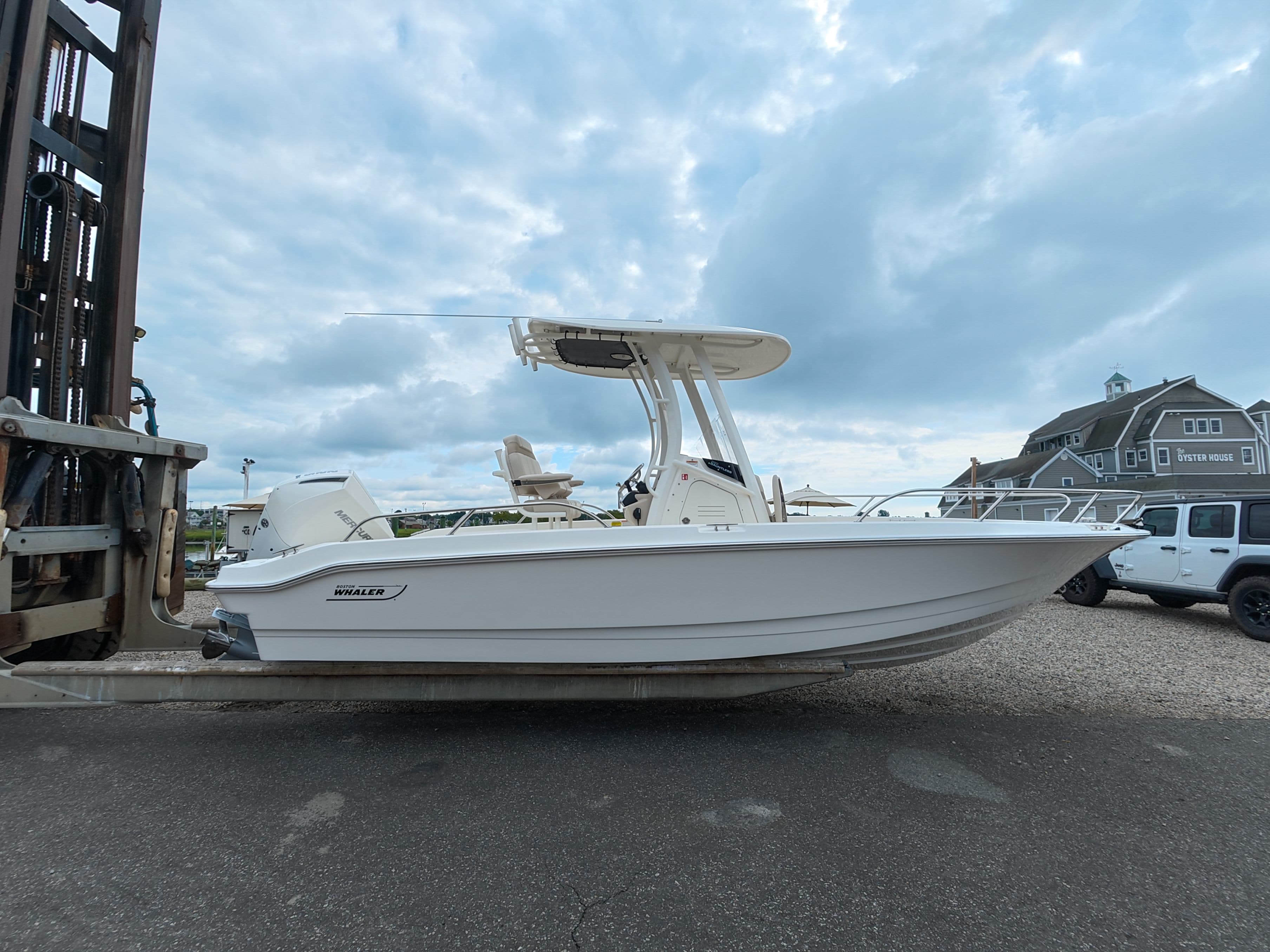 2027 Boston Whaler 220 Dauntless for Sale in Norwalk, Connecticut Center Console