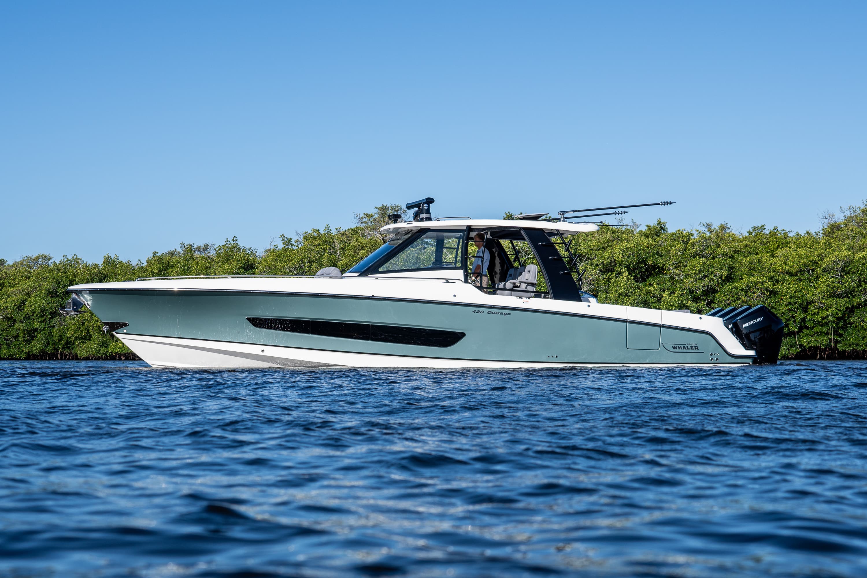 2026 Boston Whaler 420 Outrage for Sale in Fort Myers, FL Sport Fishing 3