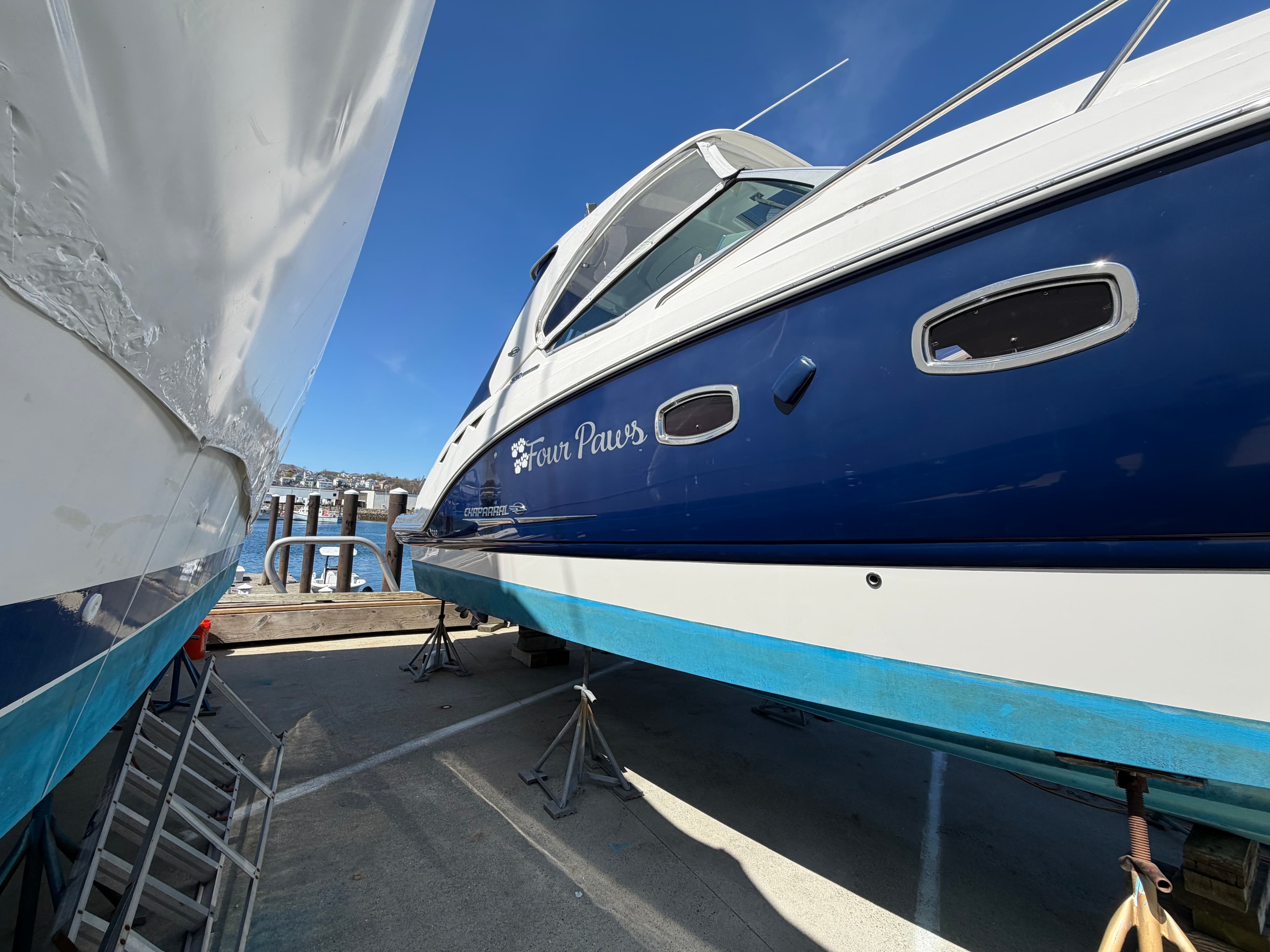 2014 Chaparral 330 Signature for Sale in Danvers, Massachusetts Express Cruiser 3