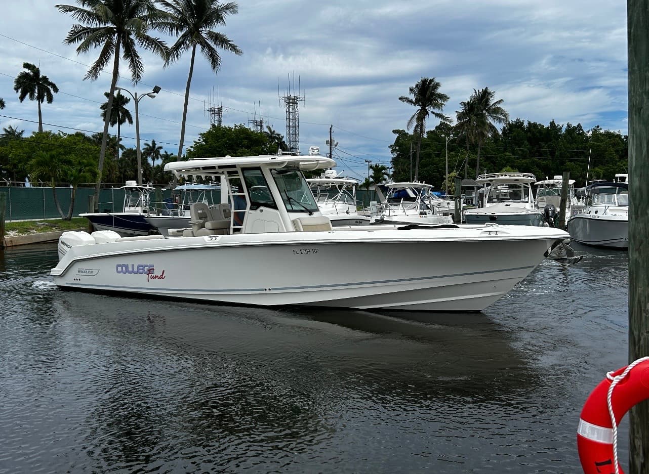 2018 Boston Whaler 330 Outrage for Sale in Ft. Lauderdale, FL Center Console 2