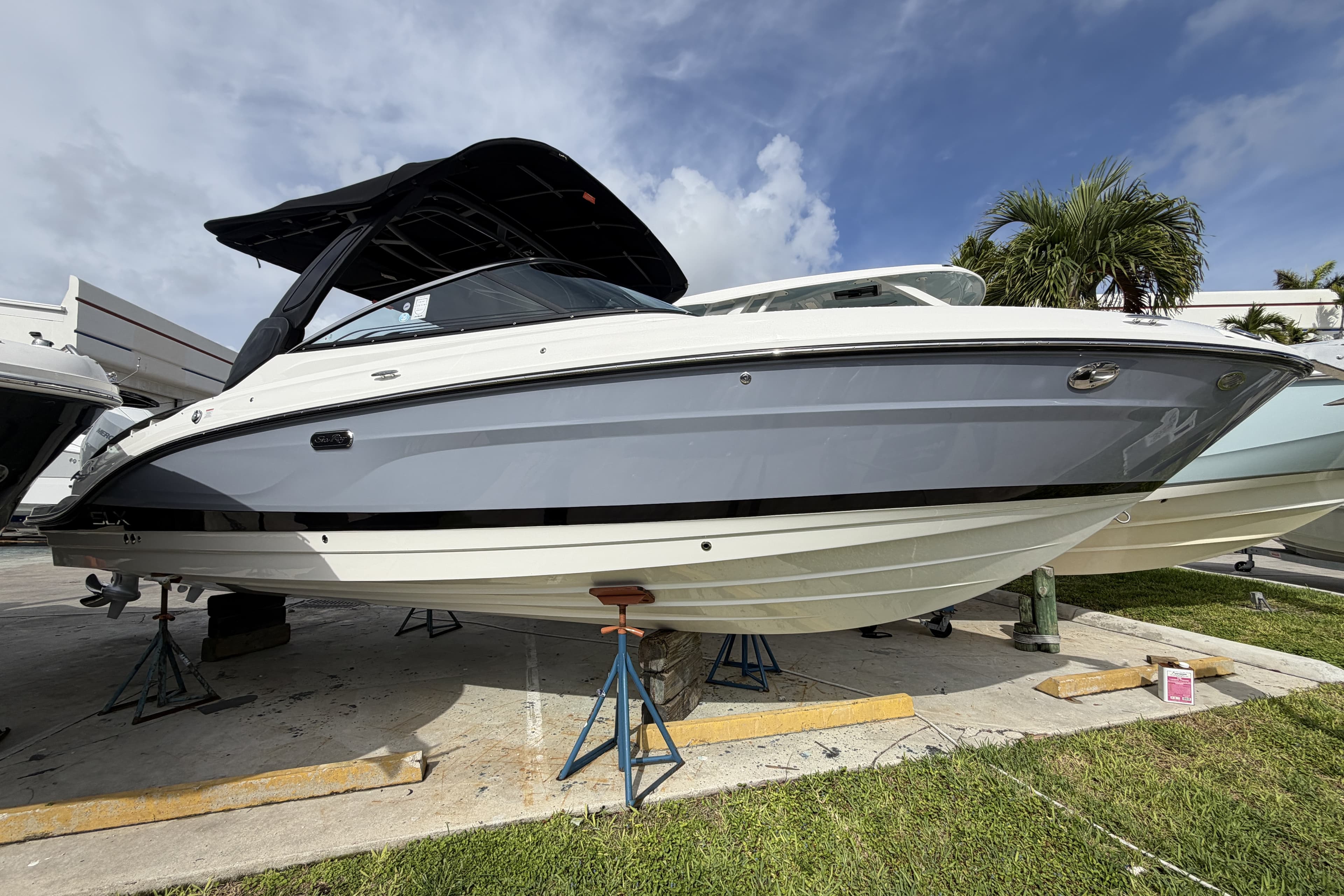 2026 Sea Ray SLX 280 Outboard for Sale in Pompano Beach, Florida Bowrider