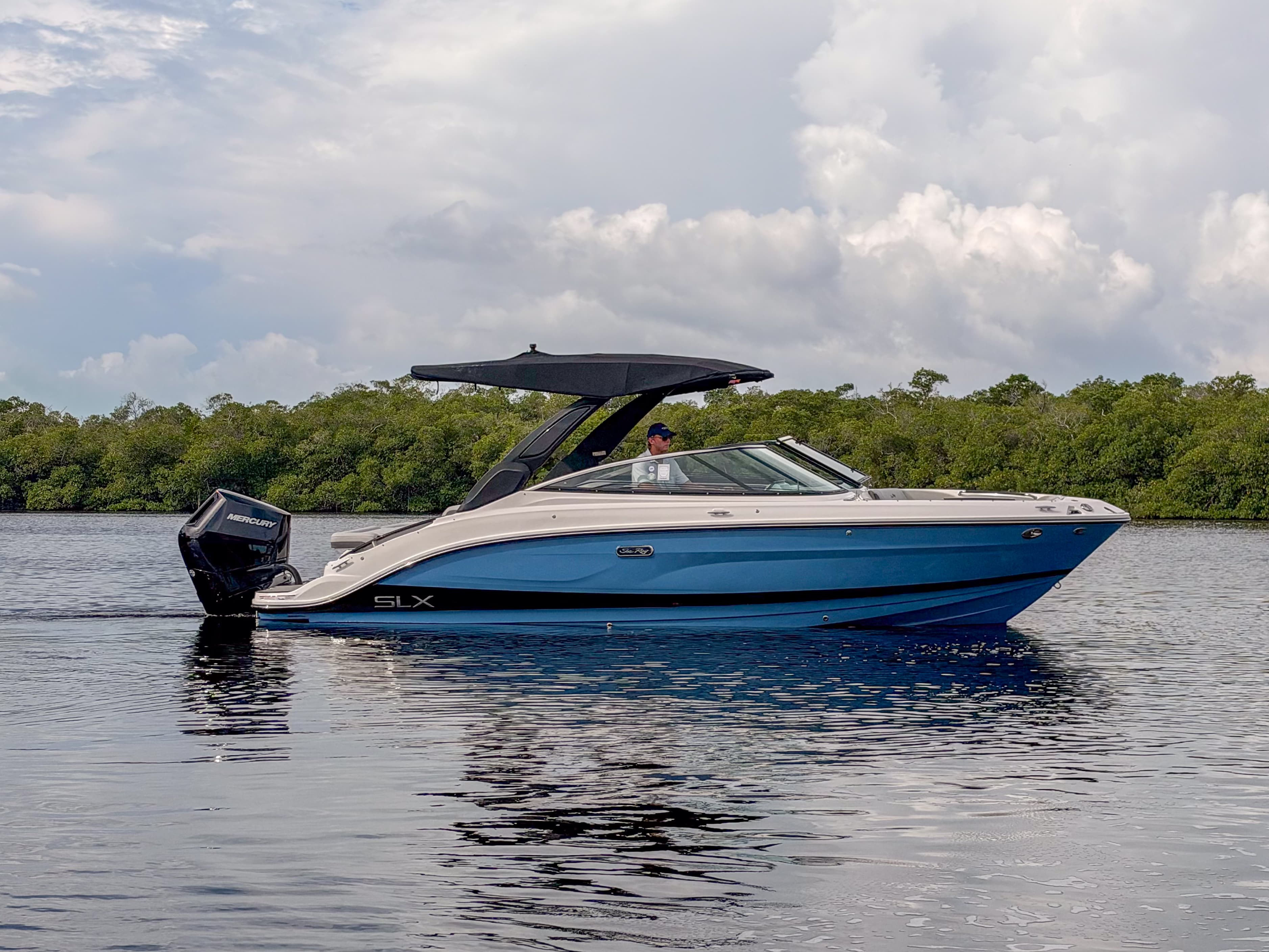 2027 Sea Ray SLX 260 Outboard for Sale in Fort Myers, FL Bowrider