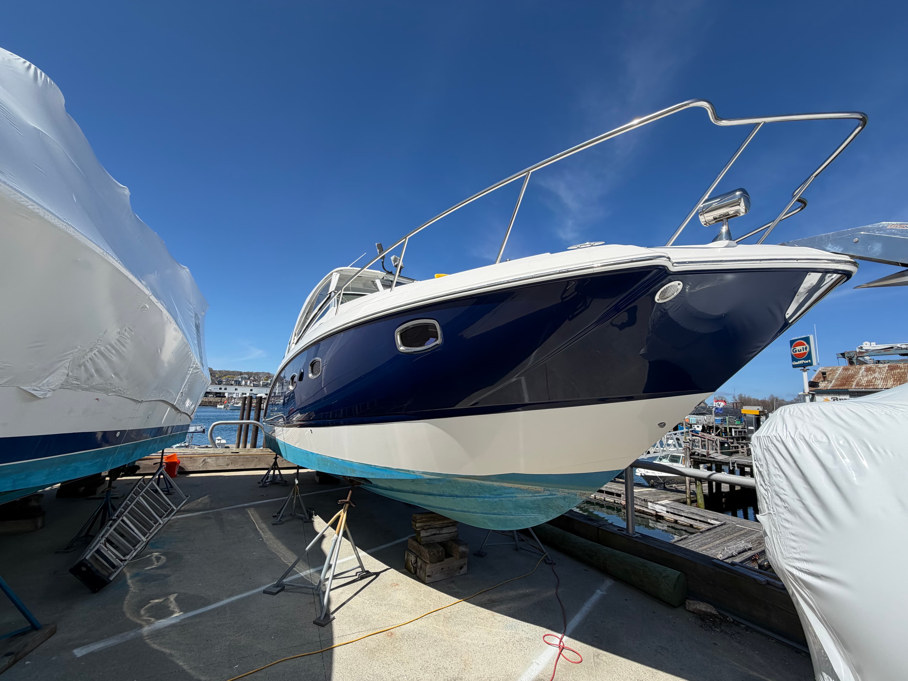 2014 Chaparral 330 Signature for Sale in Danvers, Massachusetts Express Cruiser 2