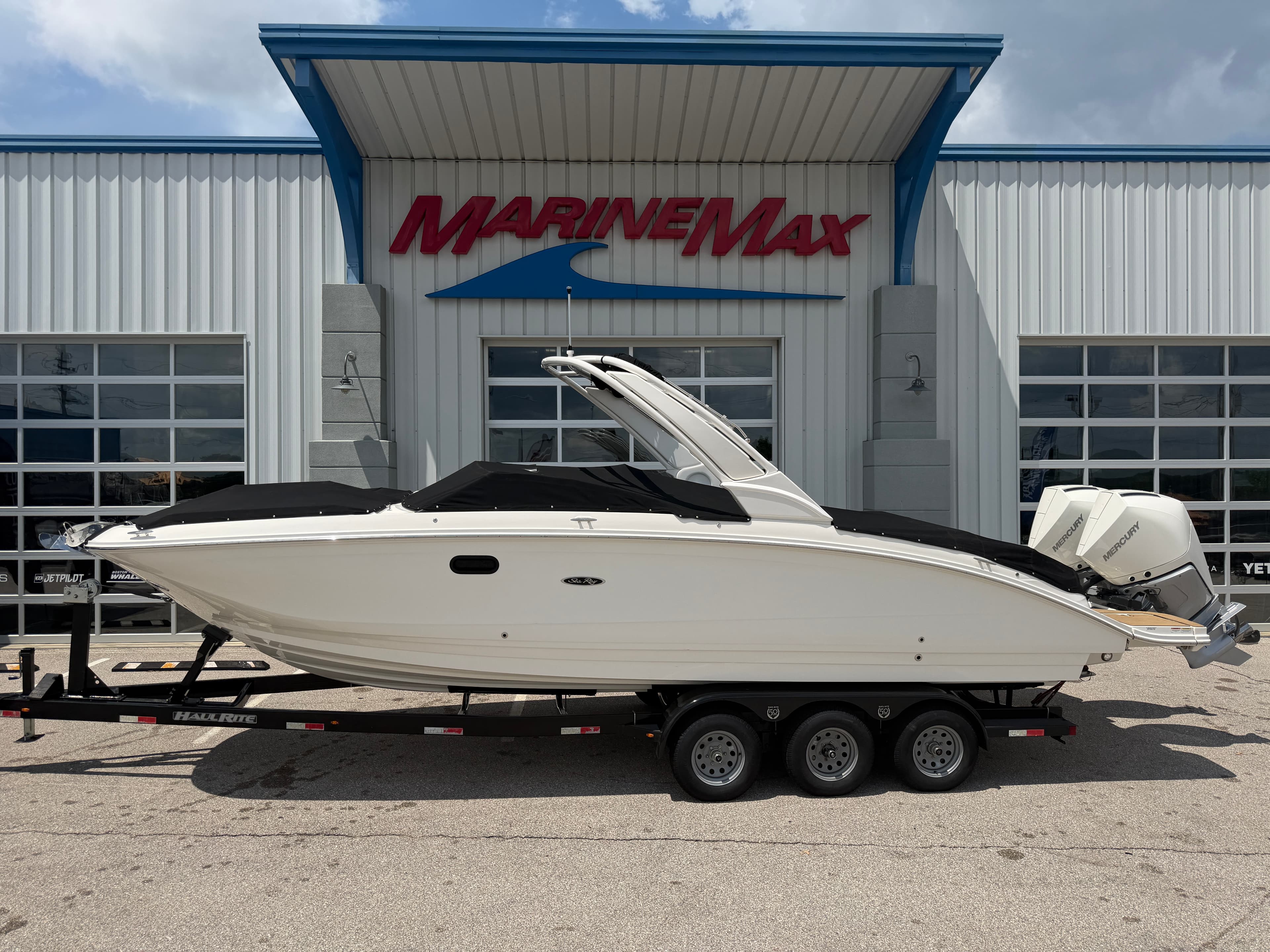 2024 Sea Ray SDX 290 Outboard for Sale in Lake Ozark, MO Bowrider 3