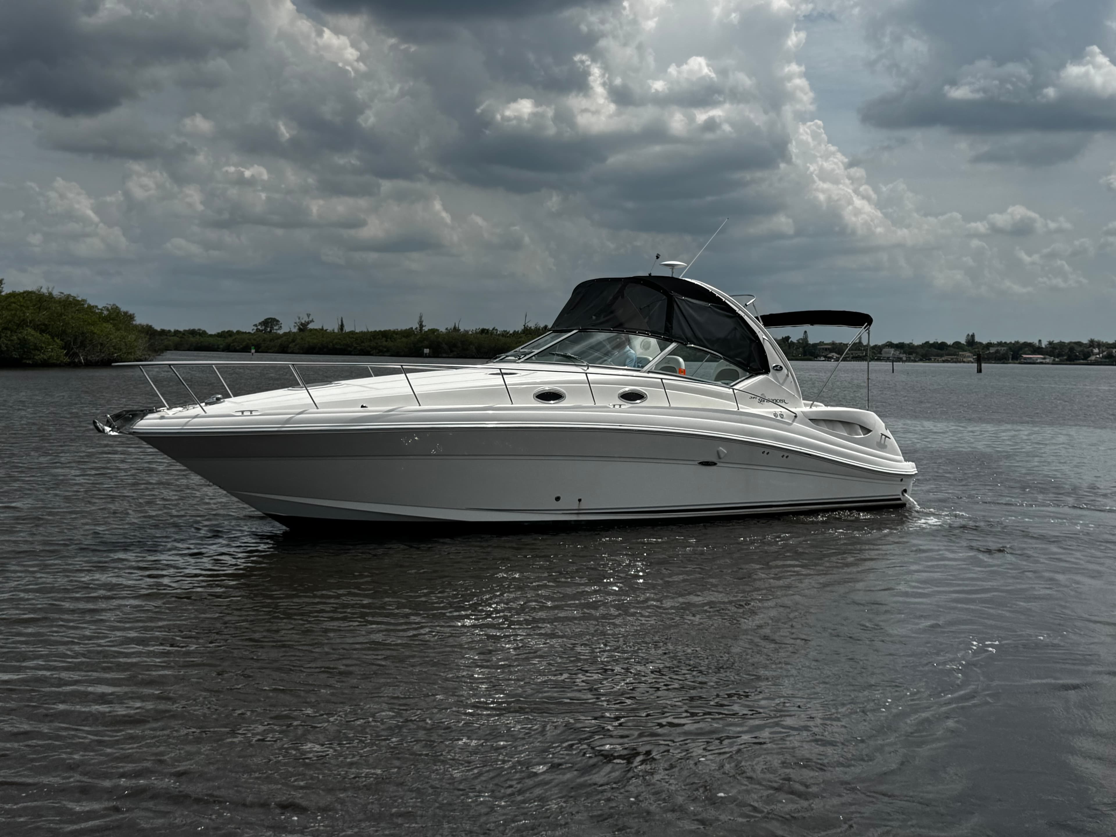 2006 Sea Ray Sundancer 340 for Sale in Stuart, Florida Express Cruiser 4