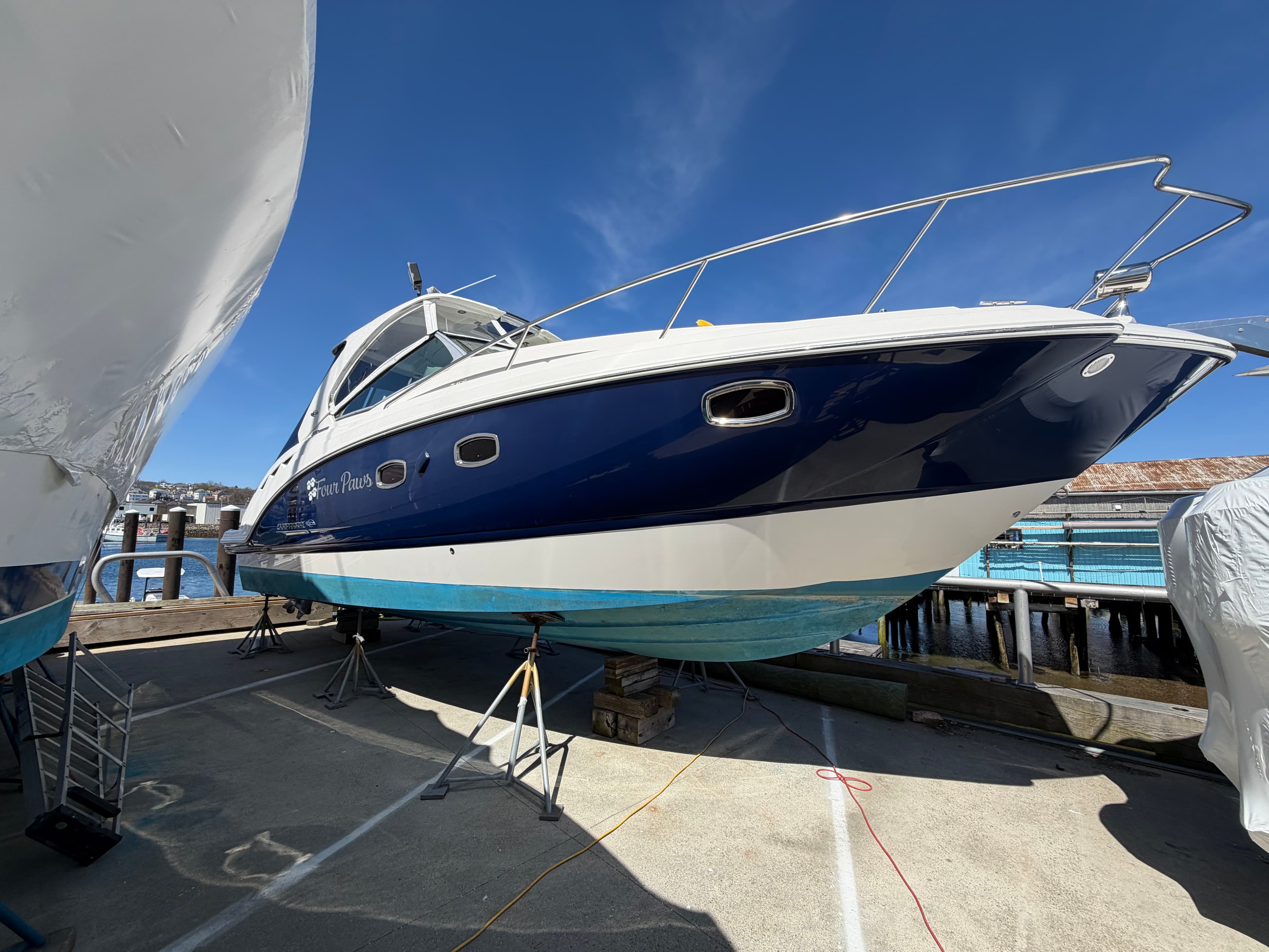 2014 Chaparral 330 Signature for Sale in Danvers, Massachusetts Express Cruiser