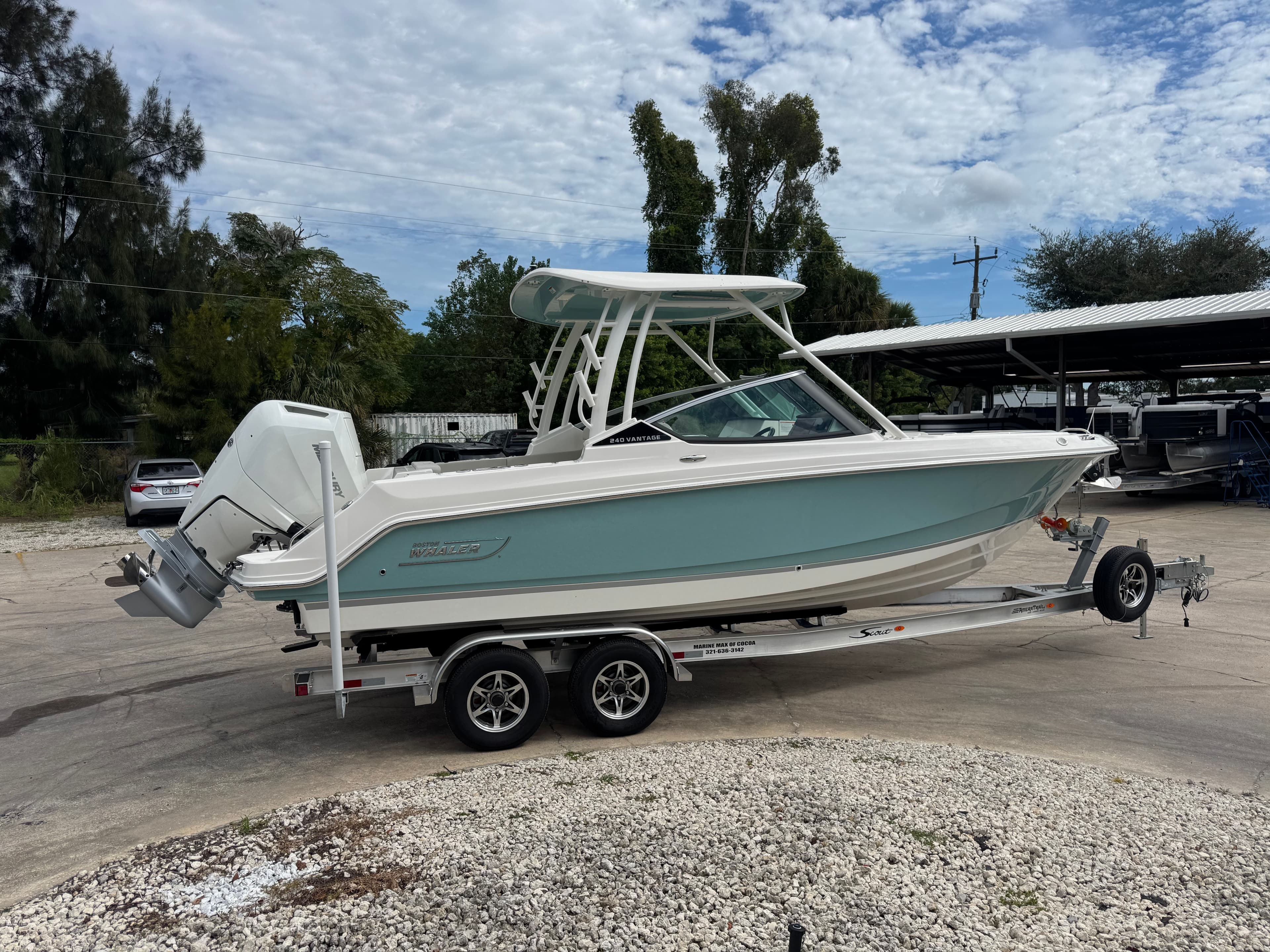 2027 Boston Whaler 240 Vantage for Sale in Cocoa, Florida Dual Console 2