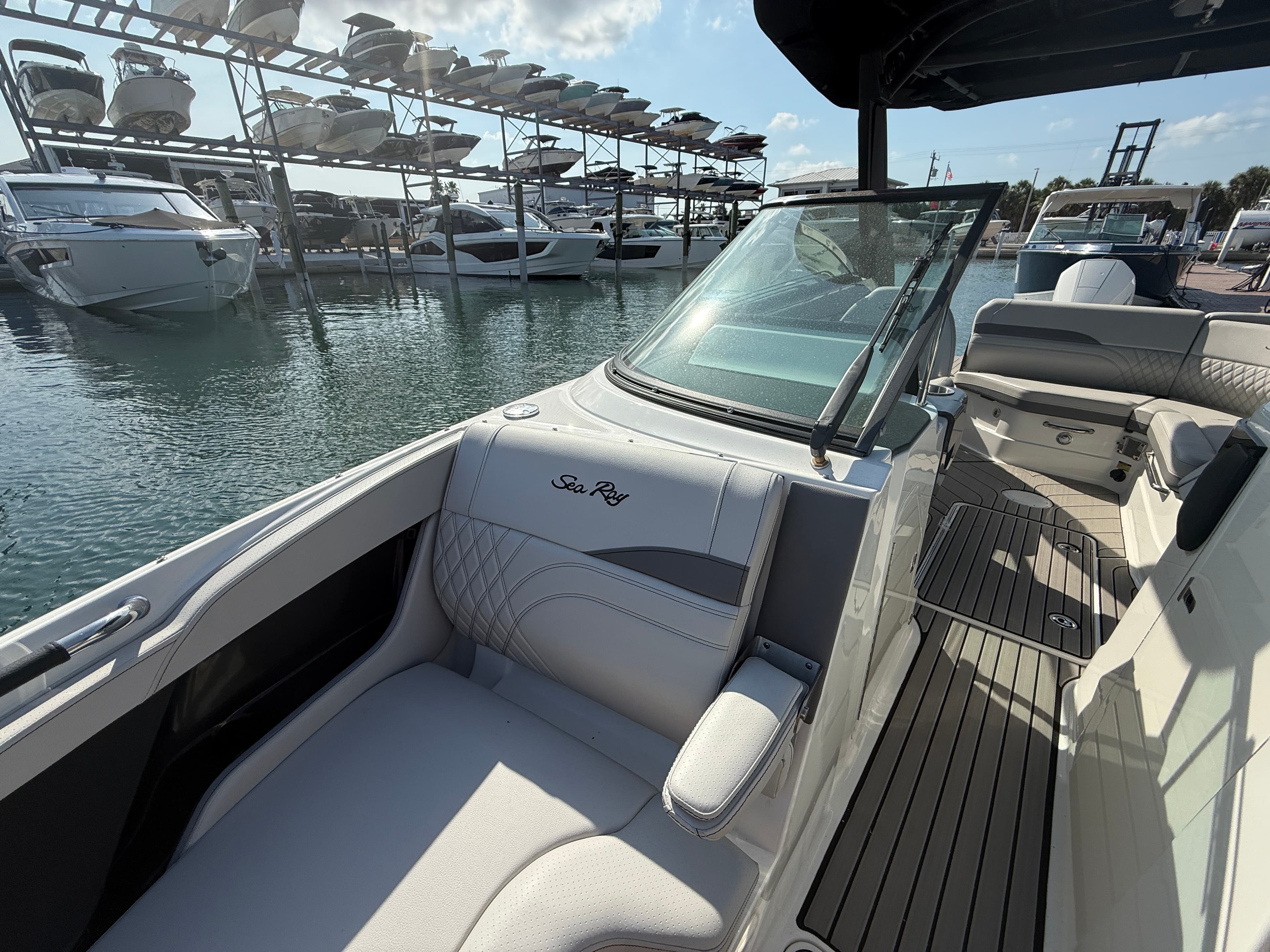 2026 Sea Ray SLX 260 Outboard for Sale in Sarasota, FL Bowrider 5
