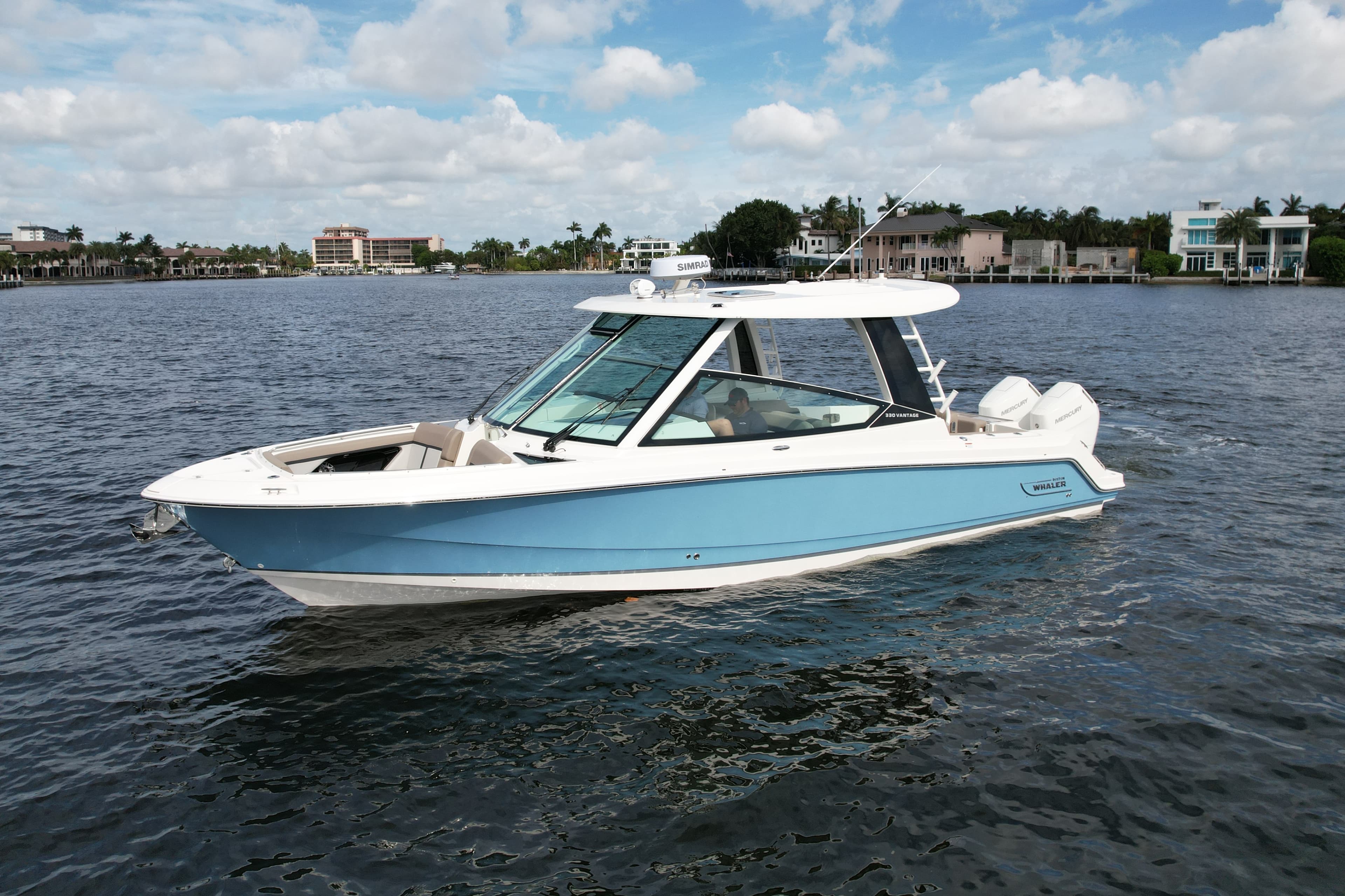 2027 Boston Whaler 330 Vantage for Sale in Pompano Beach, Florida Dual Console