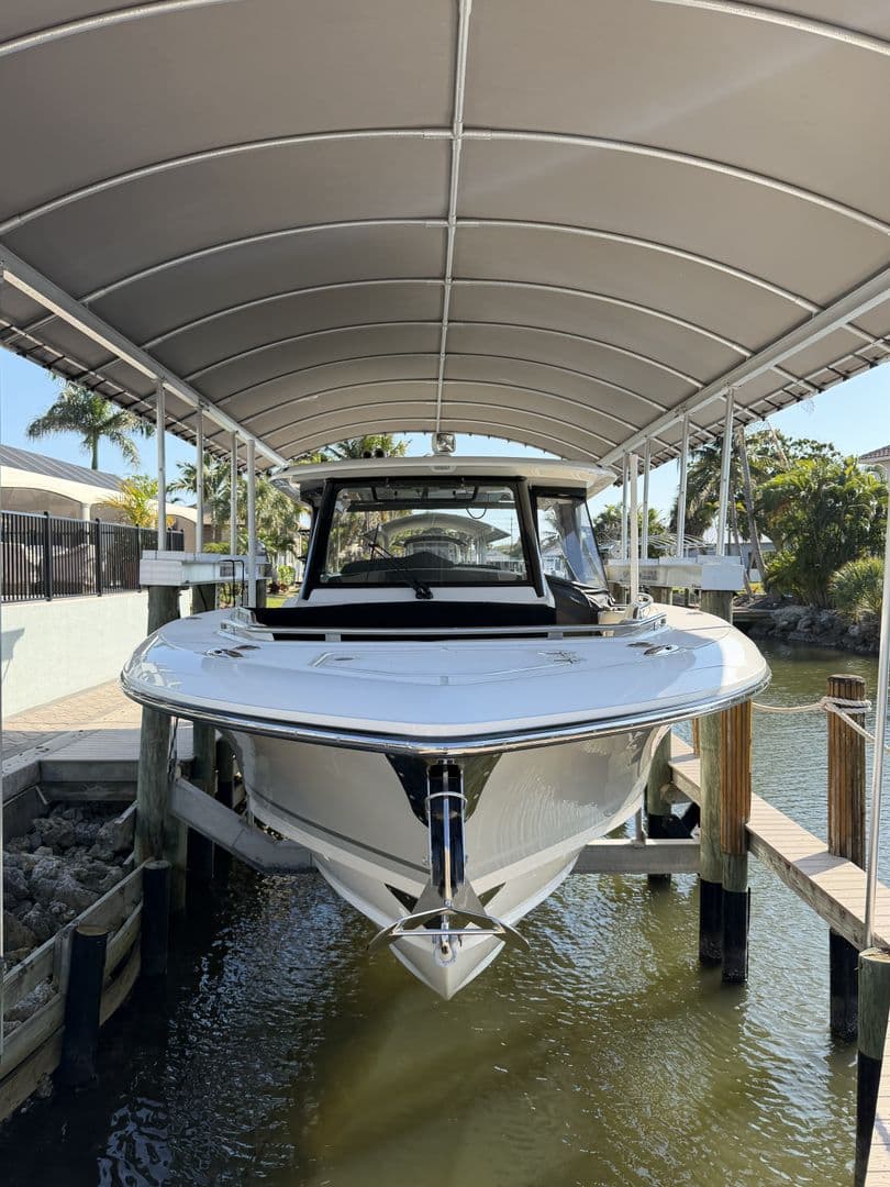 2023 Boston Whaler 350 Realm for Sale in Fort Myers, FL Bowrider 5