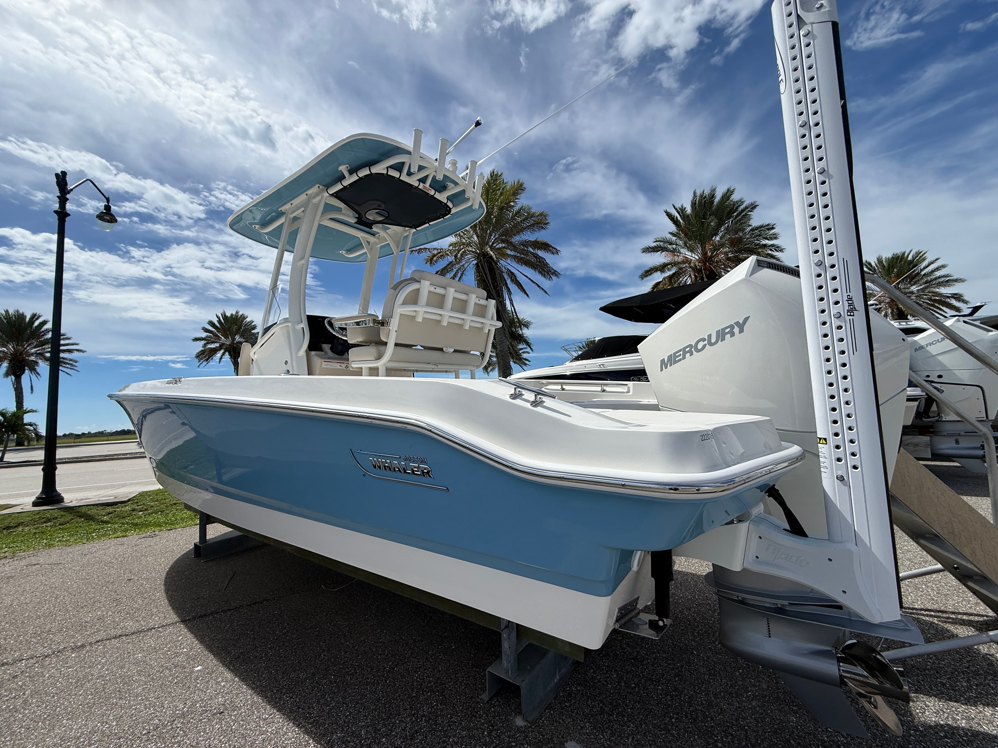 2027 Boston Whaler 220 Dauntless for Sale in Venice, Florida Center Console