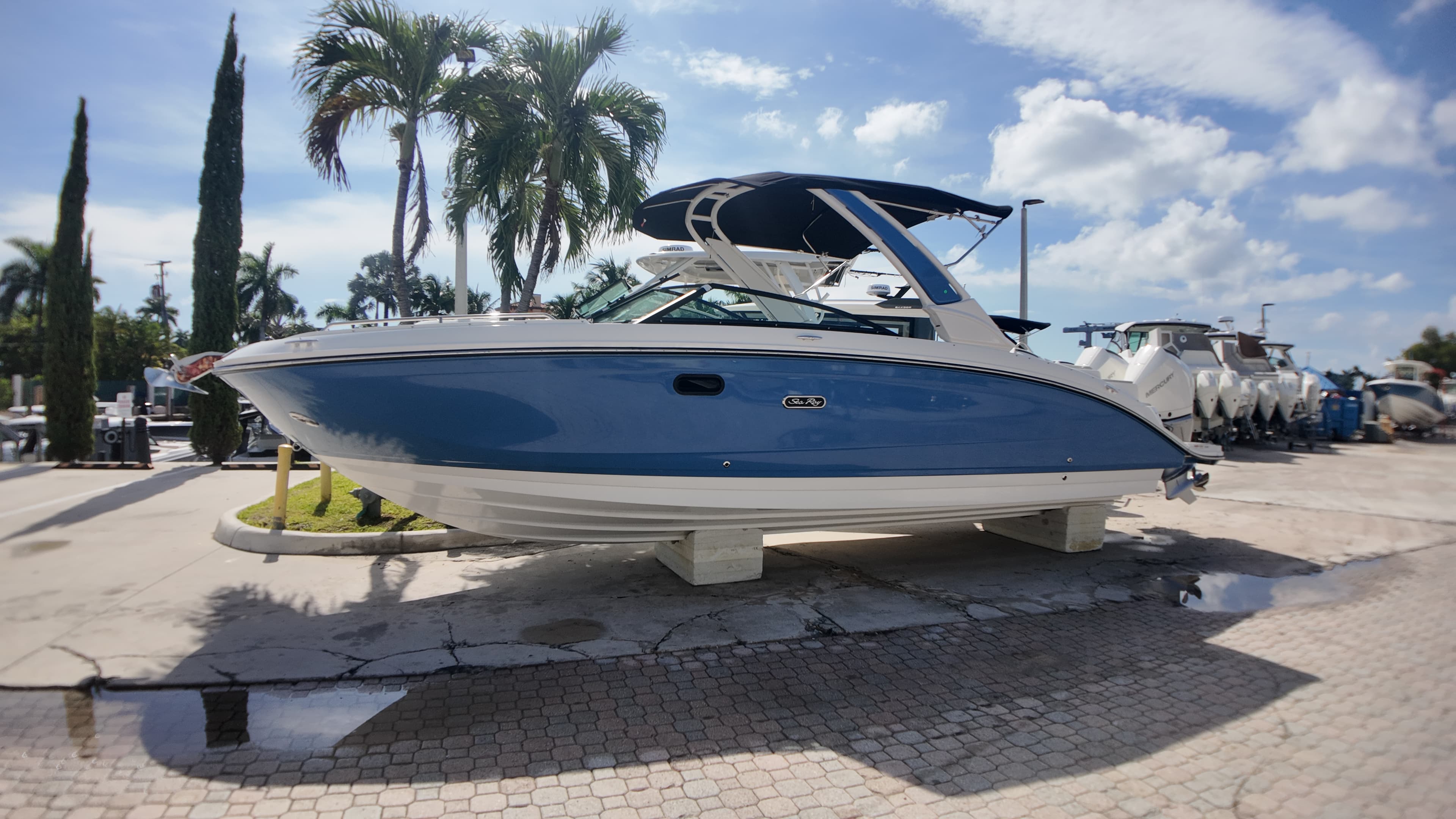 2027 Sea Ray SDX 290 Outboard for Sale in Pompano Beach, Florida Bowrider 4