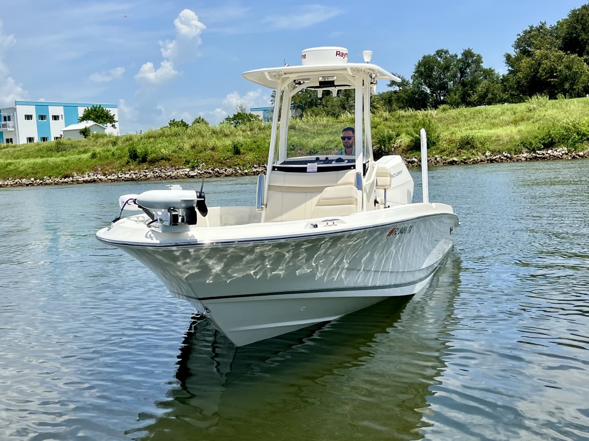2025 Boston Whaler 250 Dauntless for Sale in Venice, Florida Center Console 3