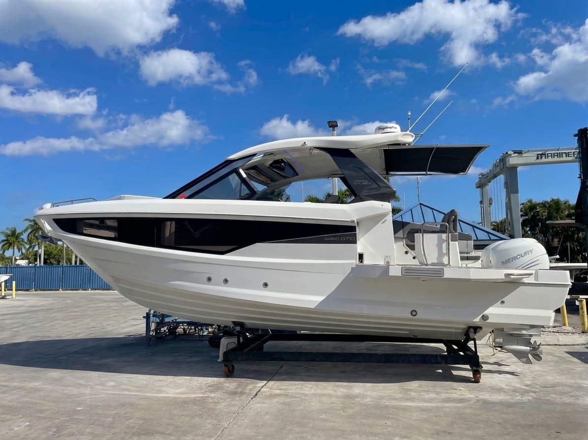 2023 Galeon Yachts 325 GTO for Sale in Stuart, FL Bowrider 3