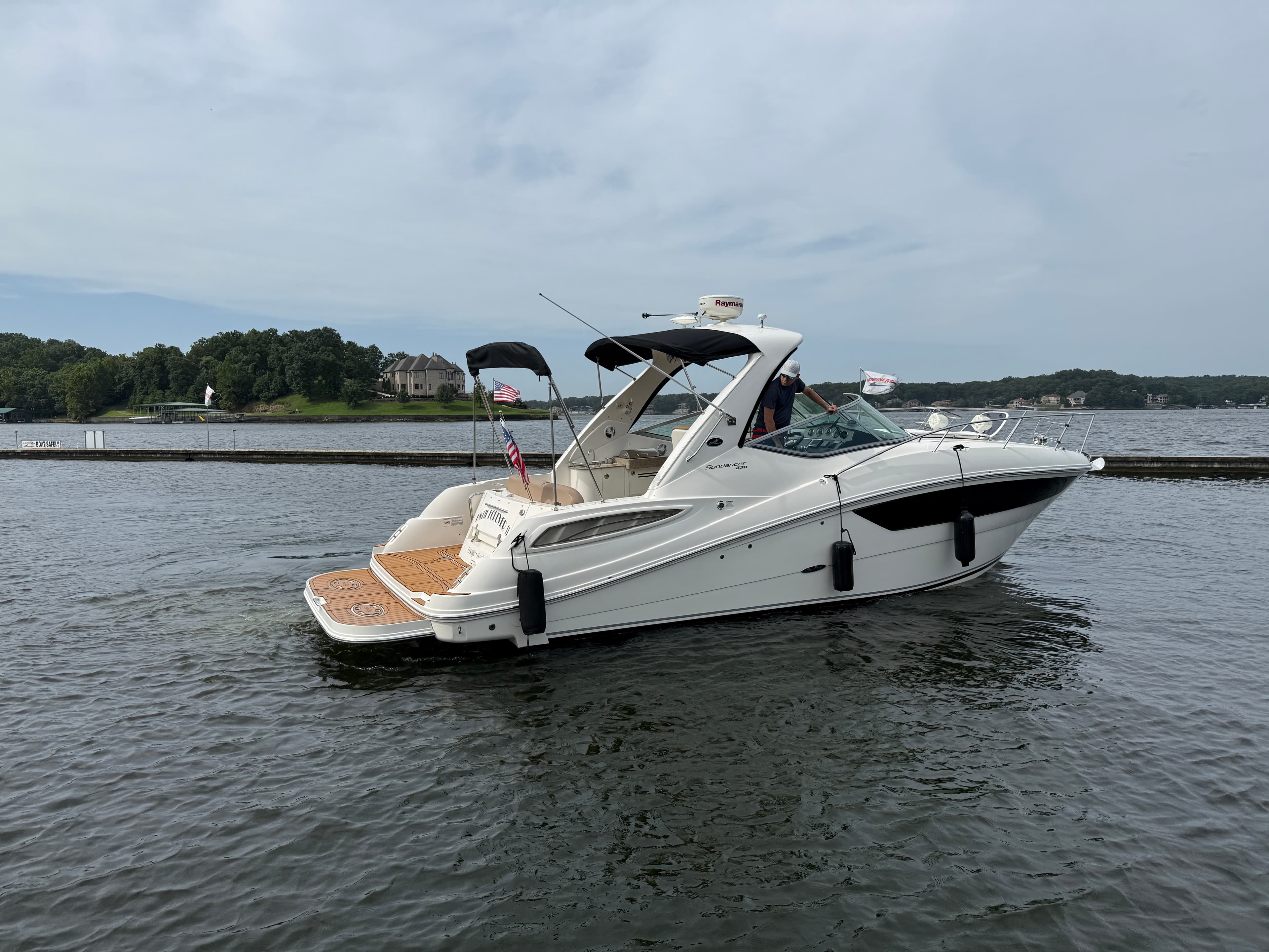2016 Sea Ray 330 Sundancer for Sale in Lake Ozark, MO Express Cruiser 2