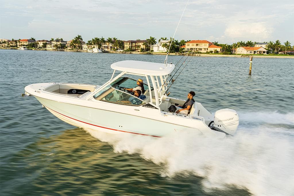 2027 Boston Whaler 240 Vantage for Sale in St Petersburg, FL Dual Console