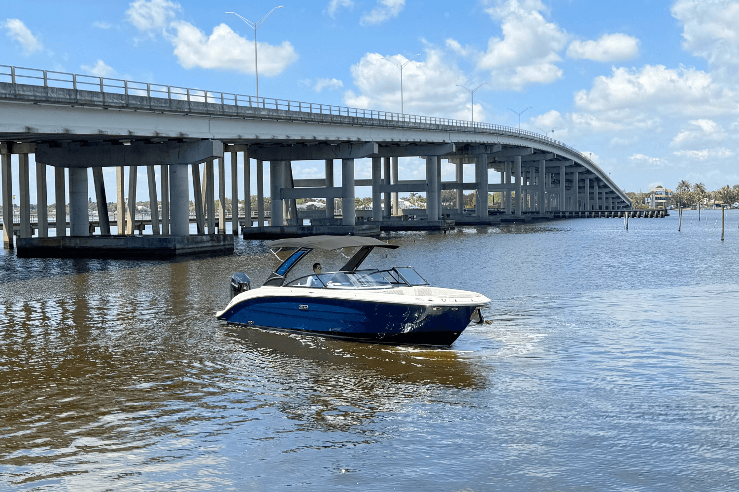 2025 Sea Ray SDX 270 Outboard for Sale in Stuart, Florida Bowrider 5