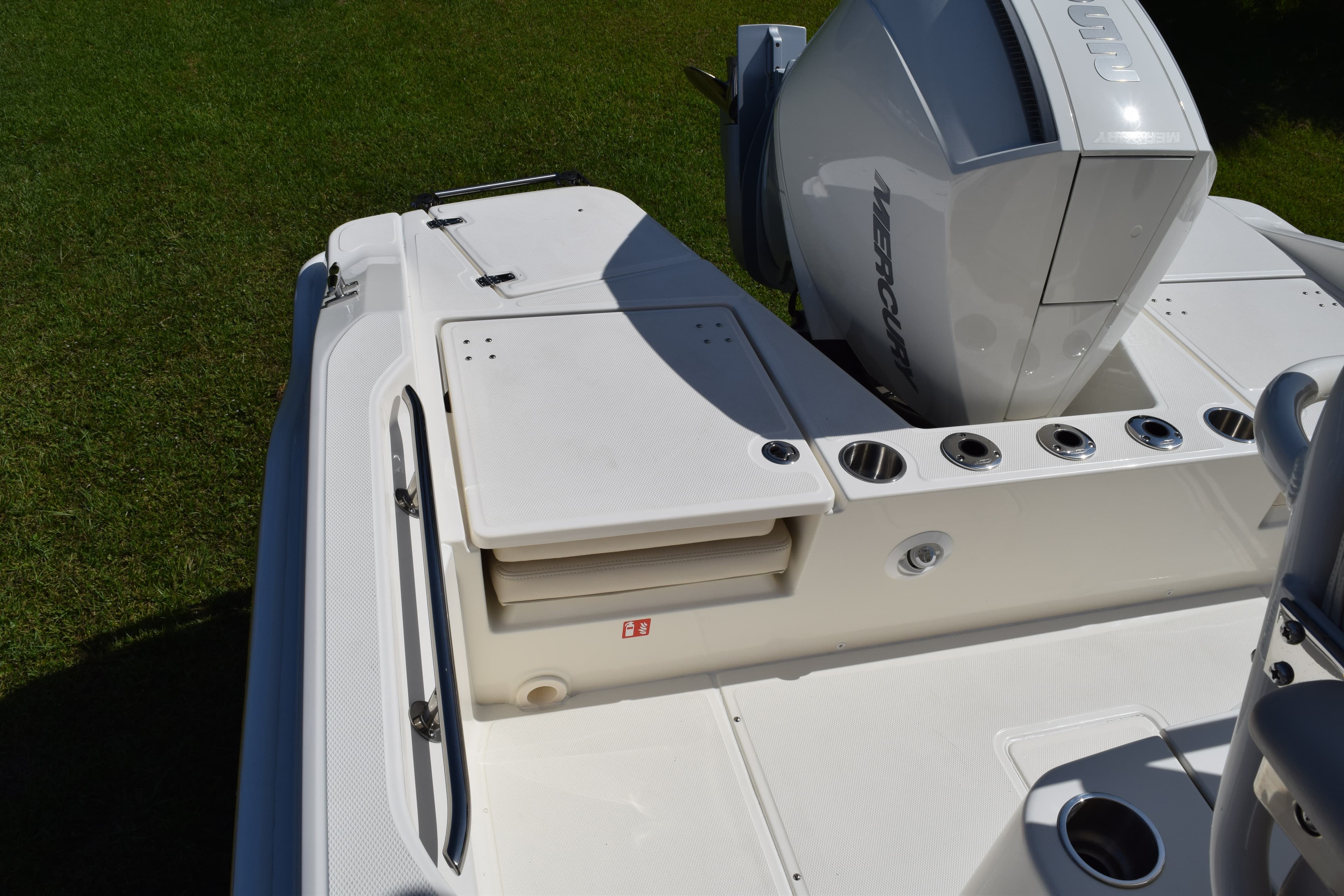 2027 Boston Whaler 220 Dauntless for Sale in Thunderbolt, GA Center Console 5