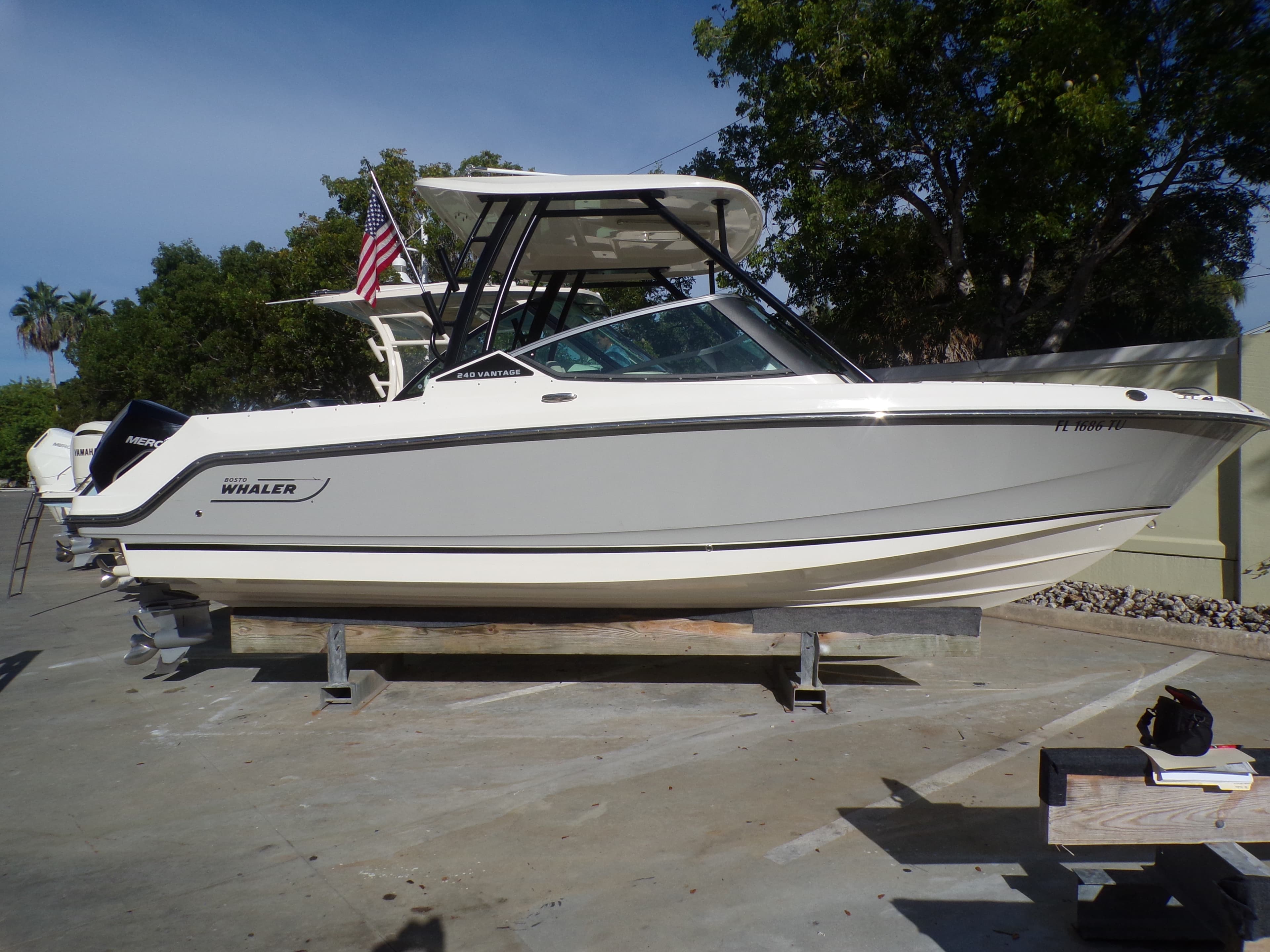2024 Boston Whaler 240 Vantage for Sale in Naples, FL Dual Console