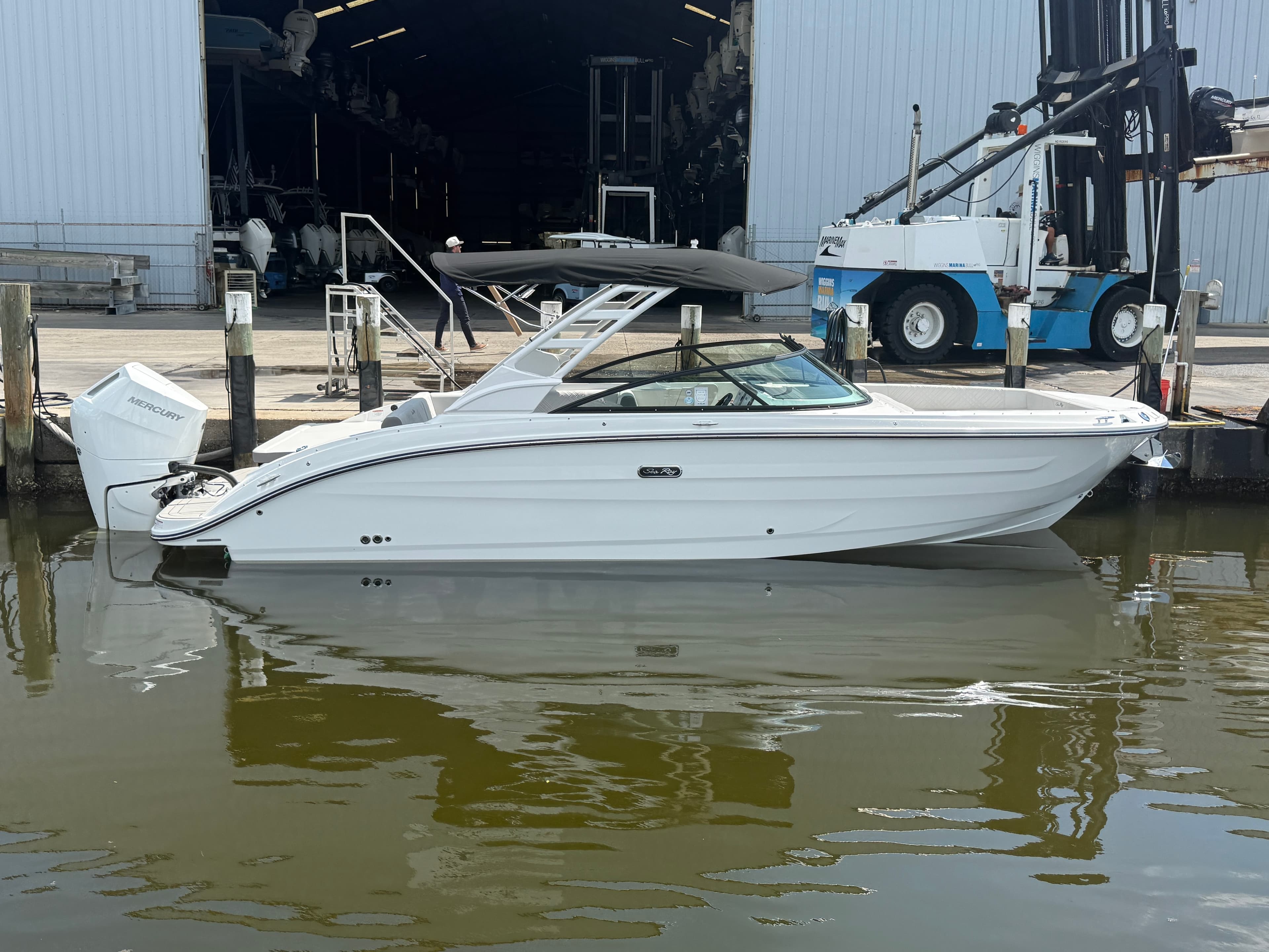 2027 Sea Ray SDX 270 Outboard for Sale in Venice, Florida Bowrider 2