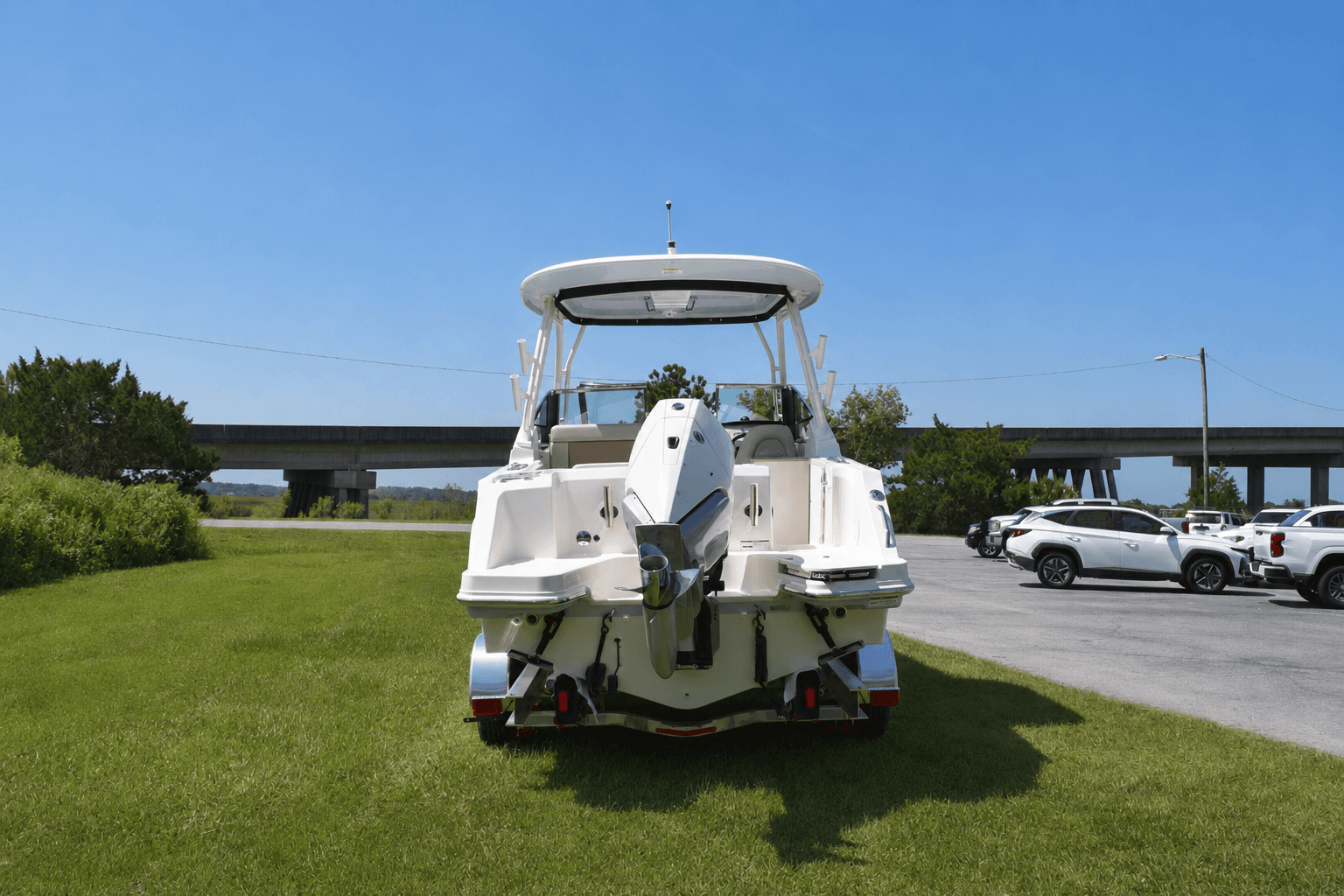 2026 Boston Whaler 240 Vantage for Sale in Thunderbolt, GA Dual Console 5