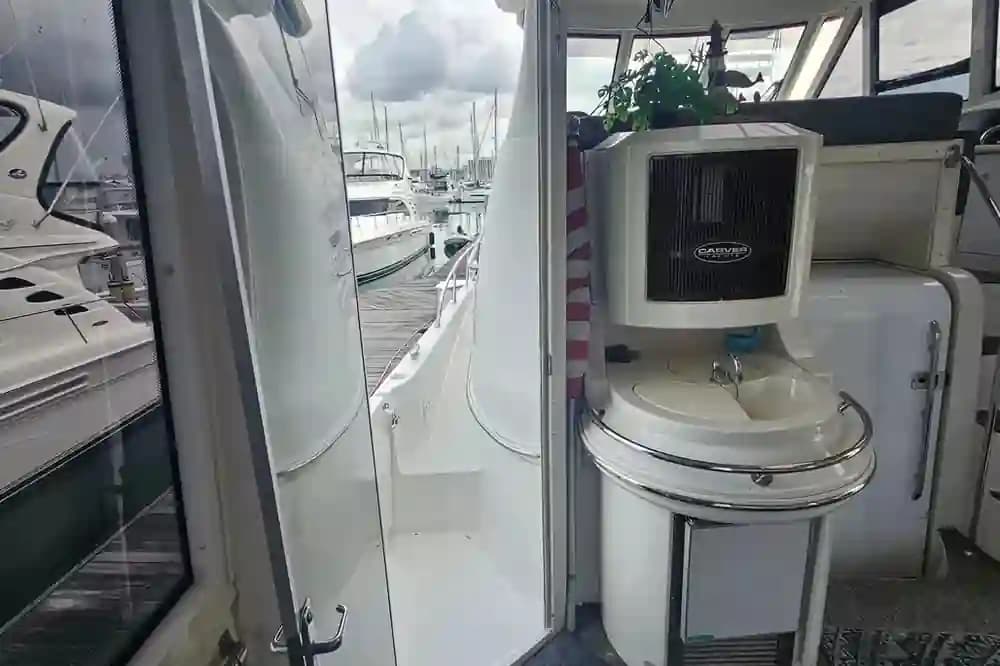 2001 Carver 564 for Sale in San Diego, California Motor Yacht 4