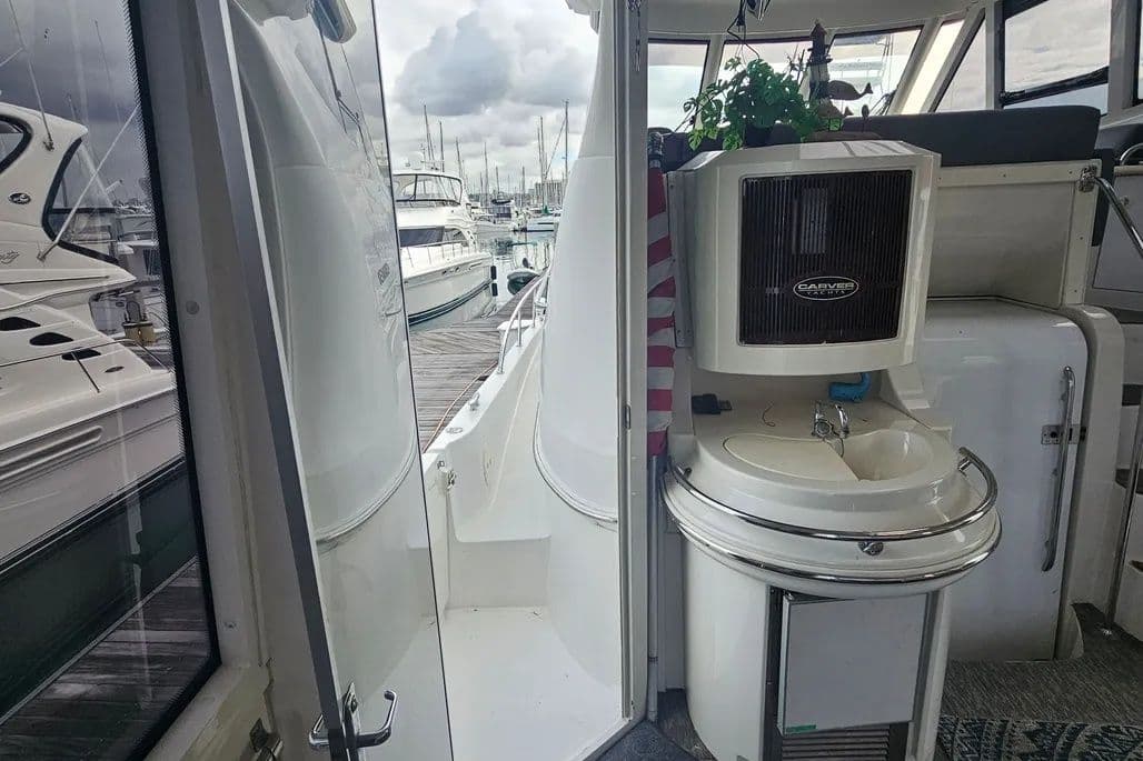 2001 Carver 564 for Sale in San Diego, California Motor Yacht 4