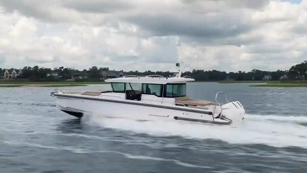Axopar 37 XC Cross Cabin for Sale