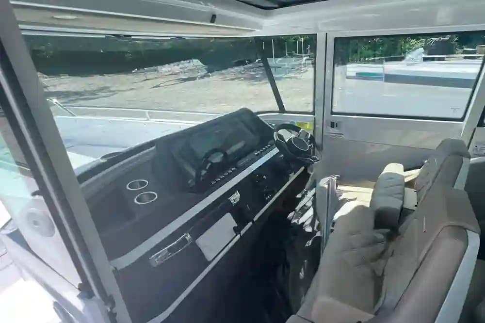 2023 Axopar 28 Cabin zum Verkauf in Wilmington, North Carolina Center Console 5