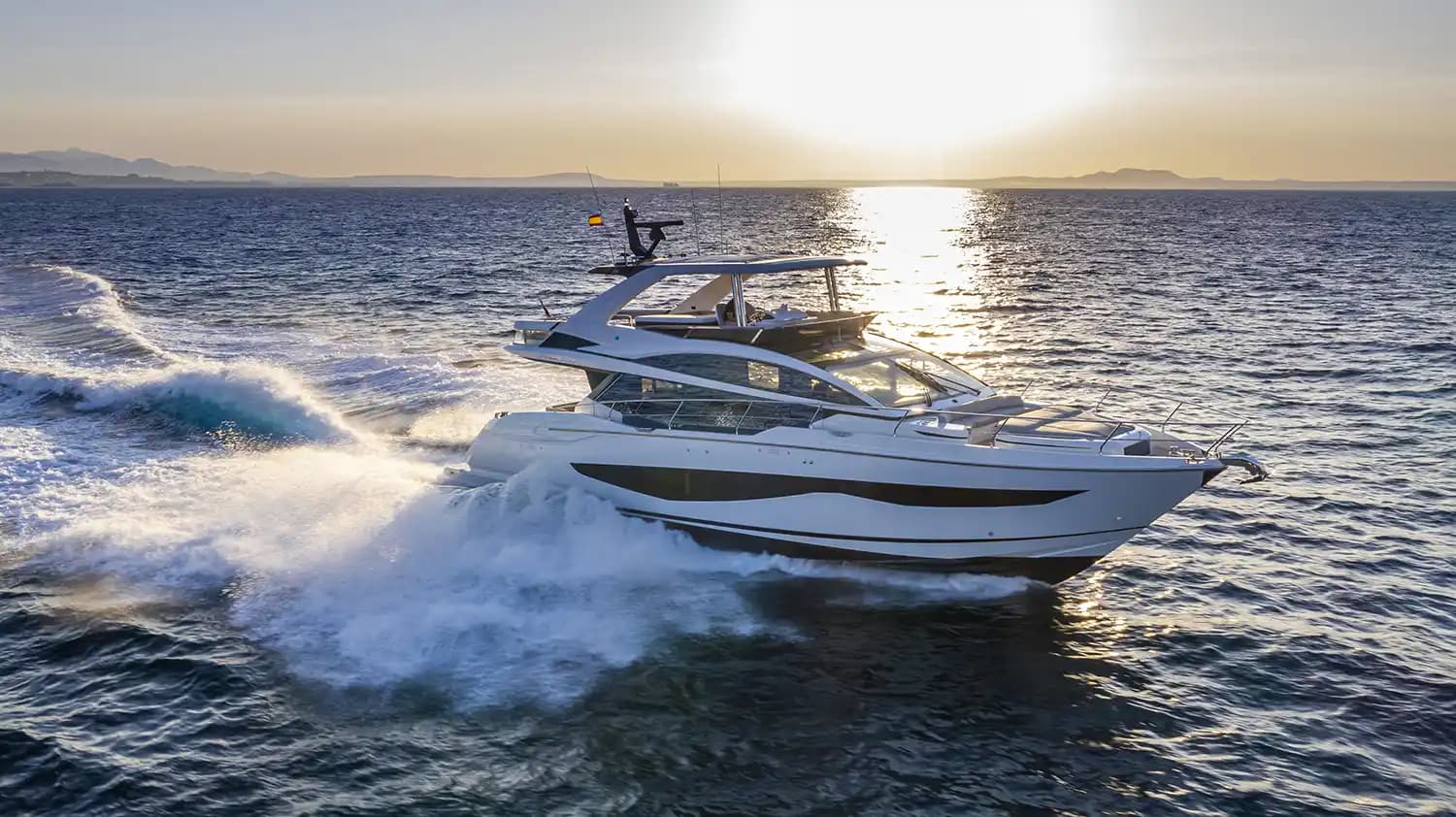 2023 Pearl 62 Verkauft in San Diego, California Motor Yacht 4