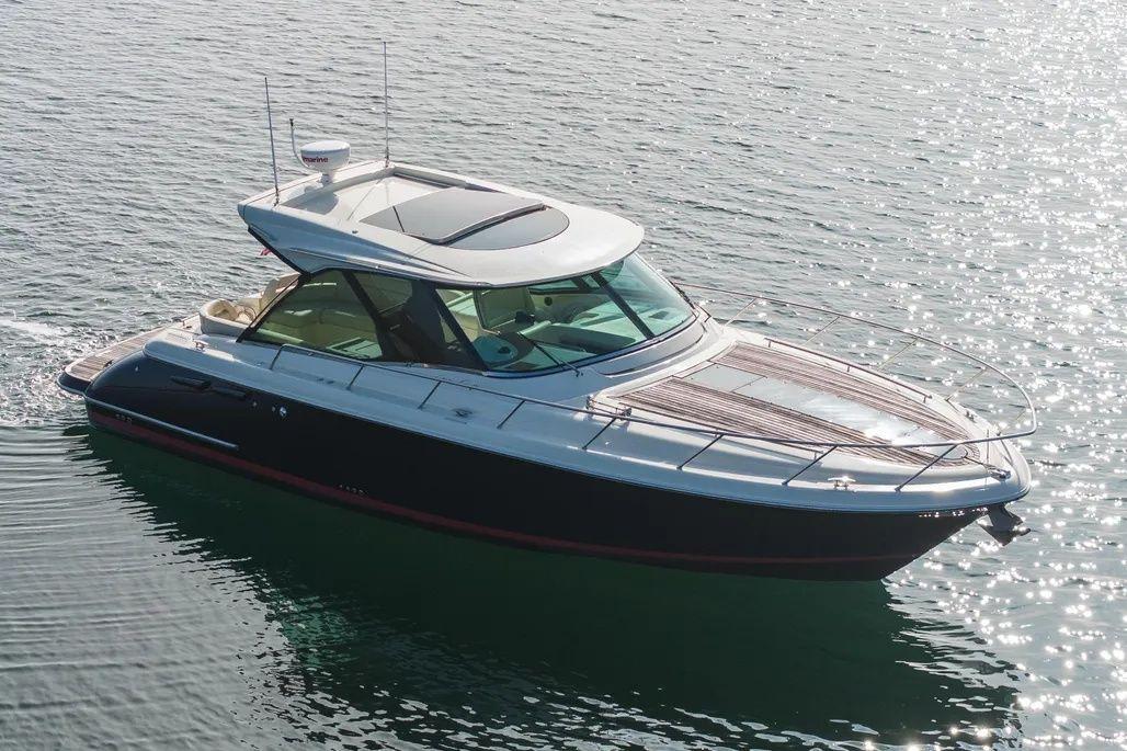 Chris-Craft Corsair 36 Hard Top For Sale