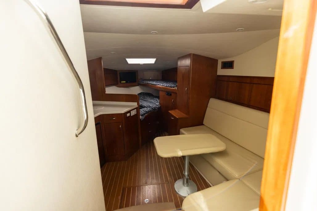 2013 CABO 36 Express à vendre à Oxnard, California Motor Yacht 3