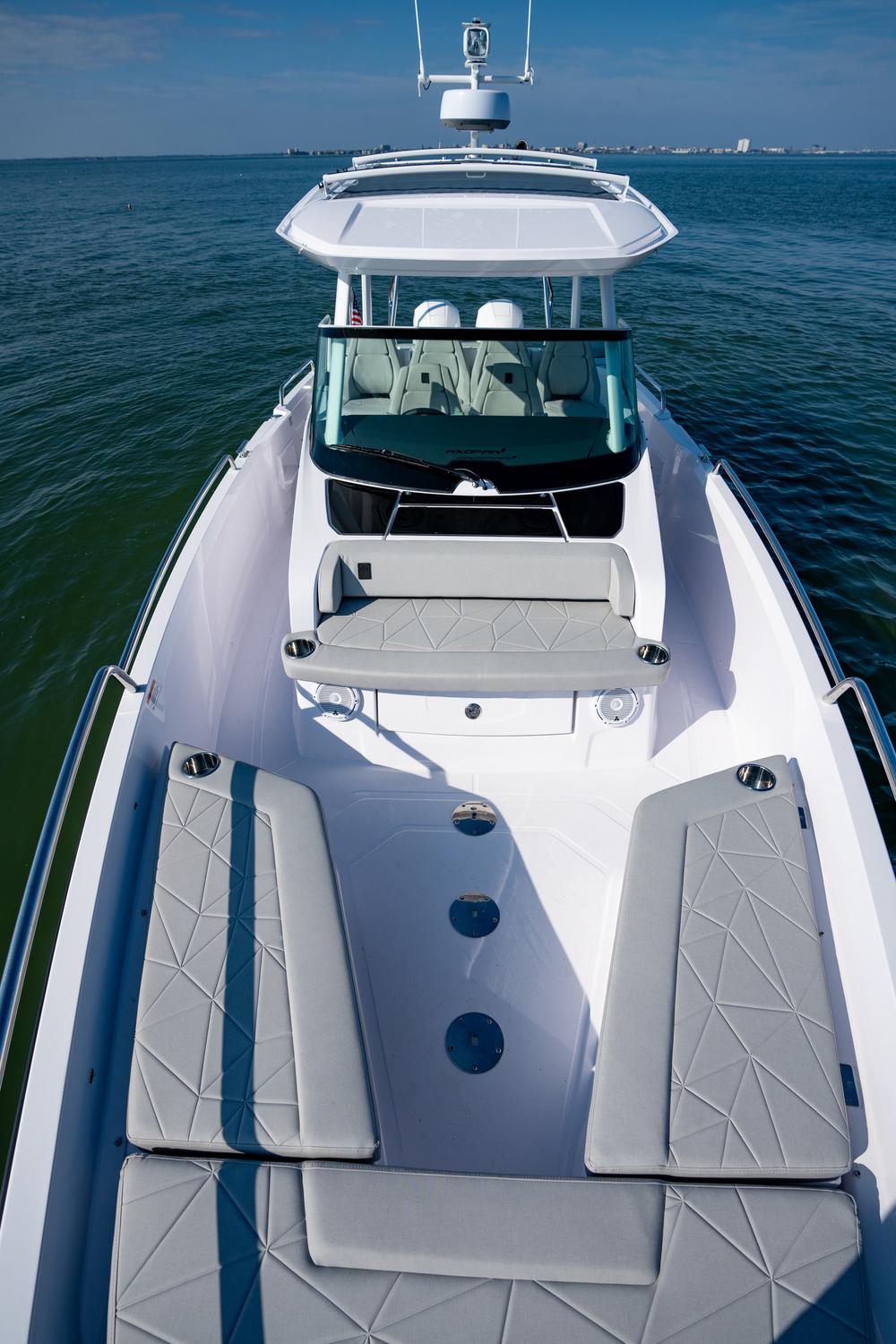 2025 Axopar 29 Sun Top